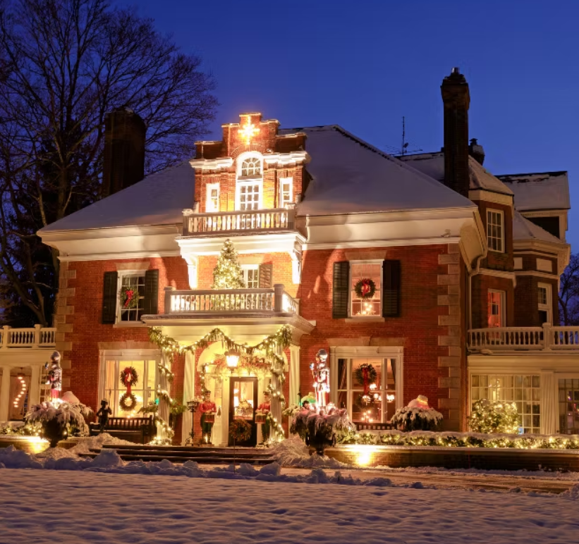 Niagara-on-the-Lake Holiday House Tour | Merry & Bright Christmas Tour