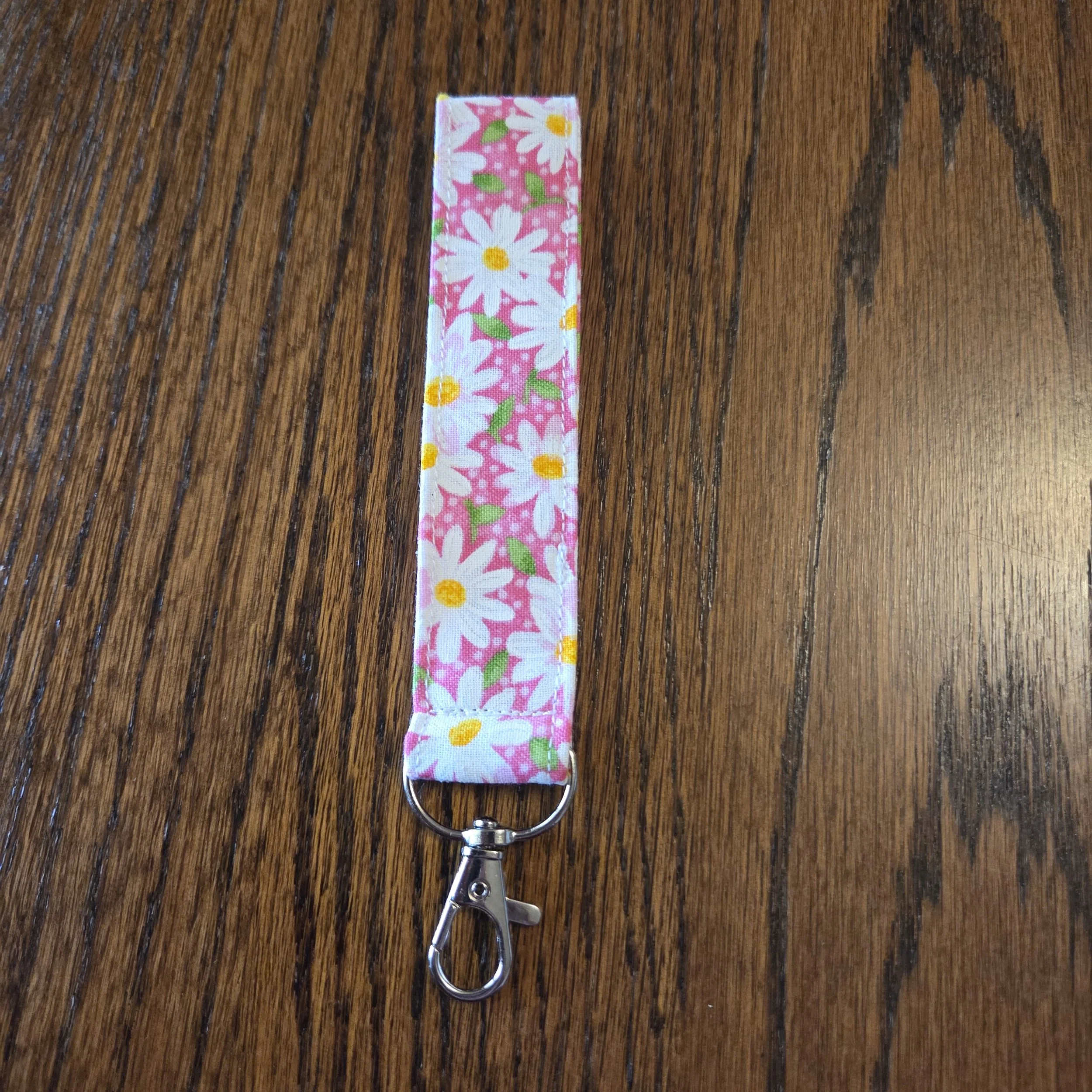 Wristlet Keychain- Pink Daisies