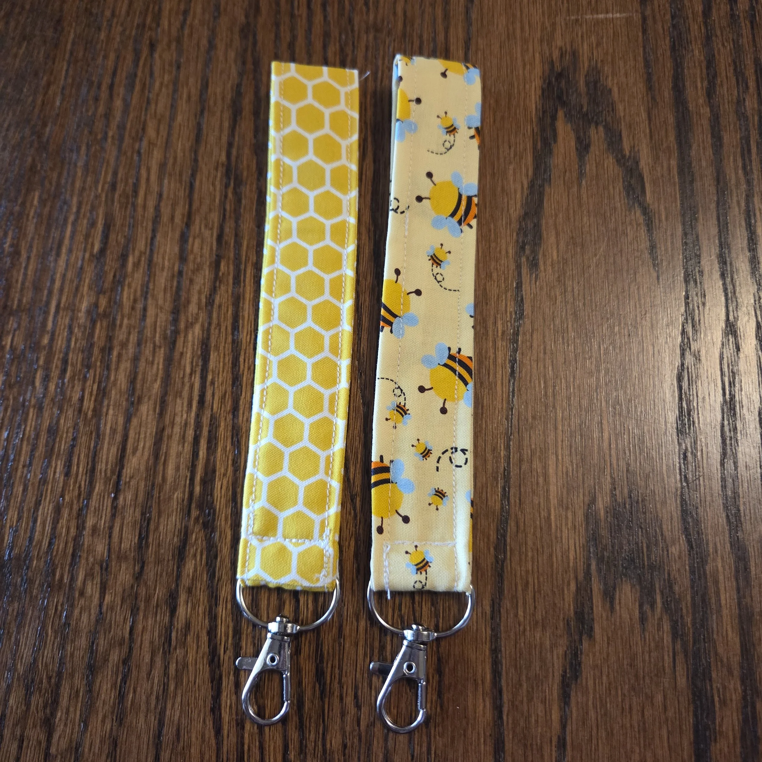 Wristlet Keychain- Busy Bee