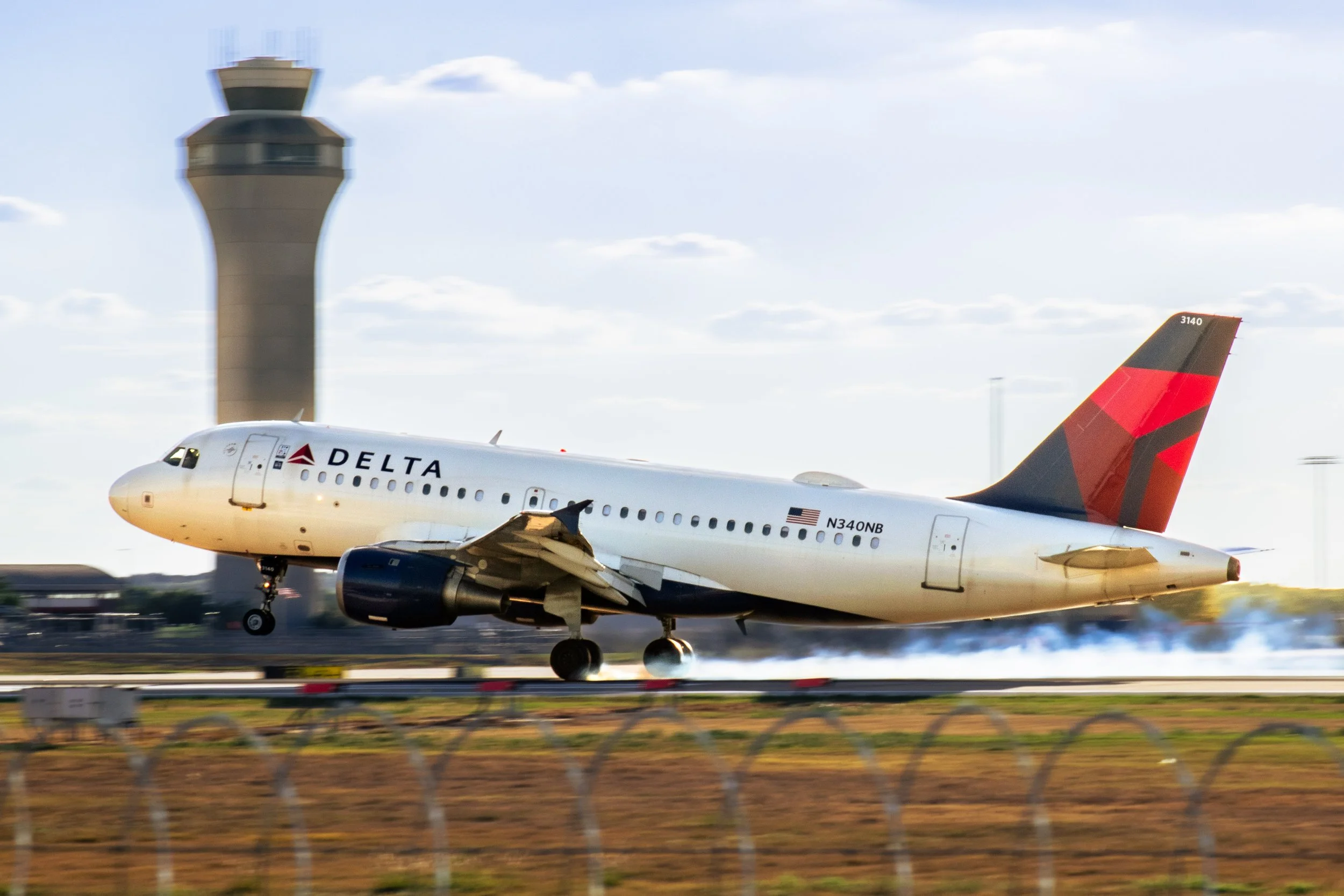 Delta A319 Touchdown - Austin Intl