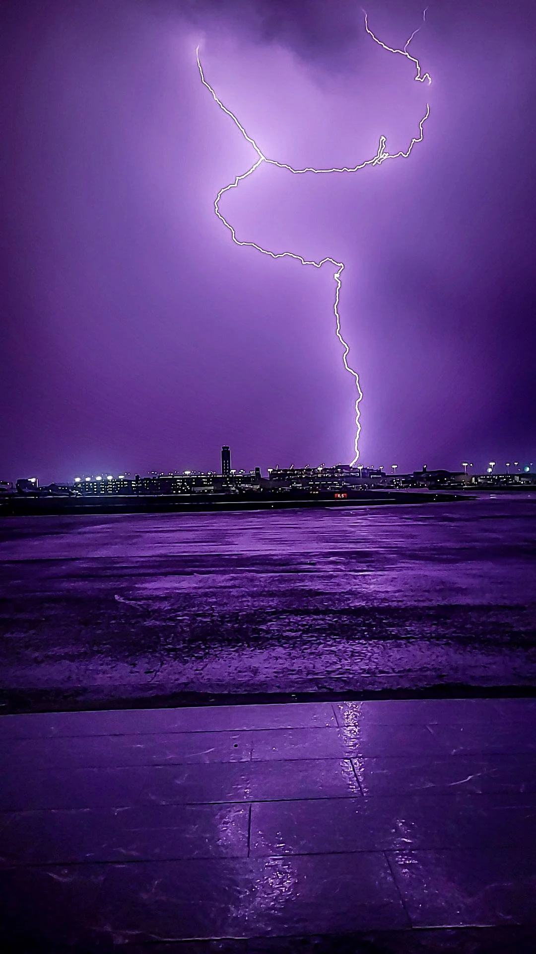 Lightning Warning At The Airport