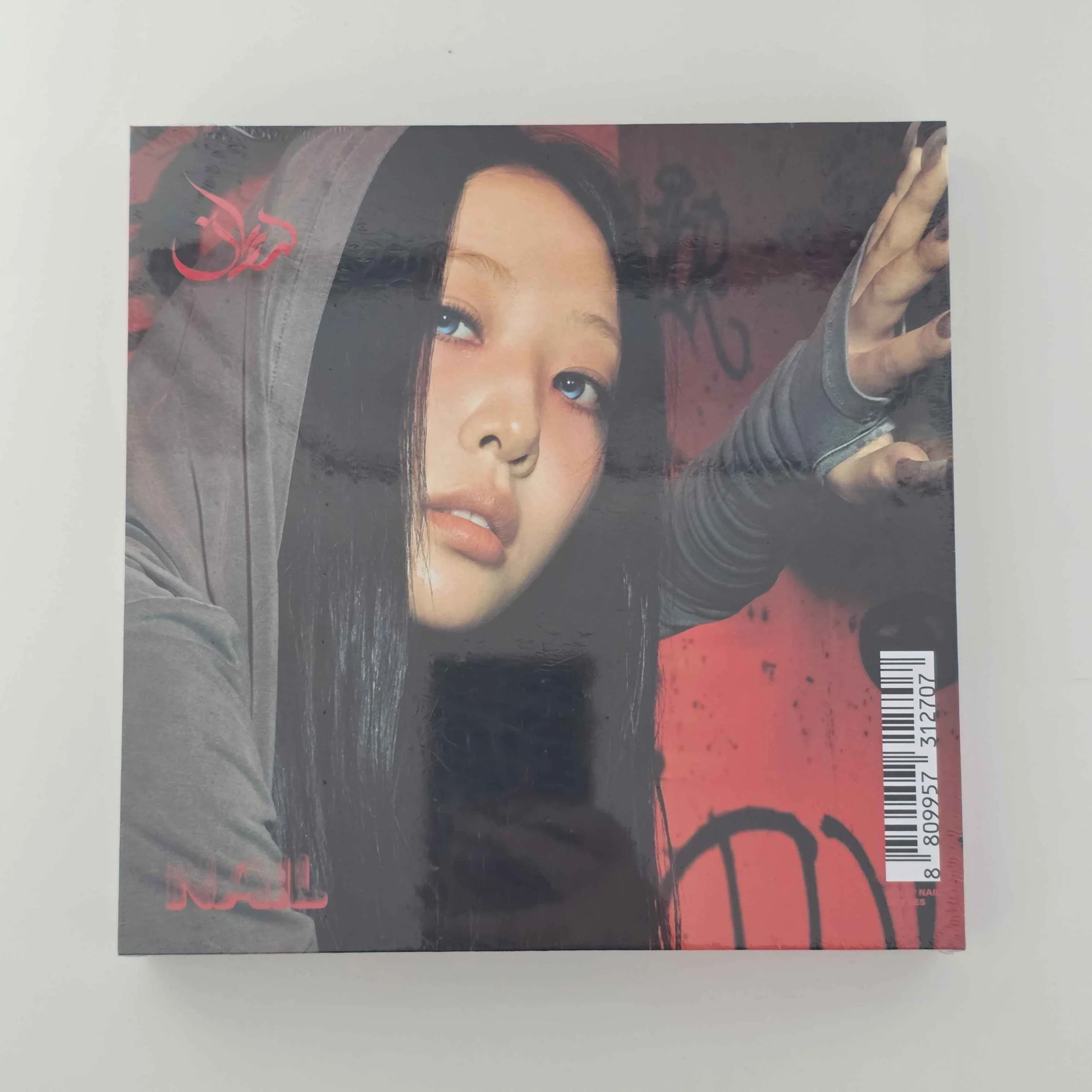 Yves - 4th EP [NAIL] Ver 1 (Red version)