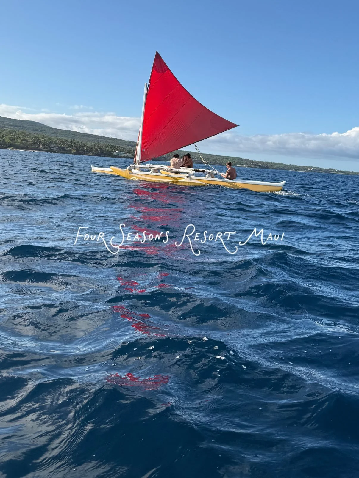 Staying at the Four Seasons Resort Maui at Wailea 🌺 - the iconic backdrop of White Lotus itself. Spent the afternoon at the adult-only infinity pool with a swim-up bar (yes, really), and the food on property was nothing short of incredible from star
