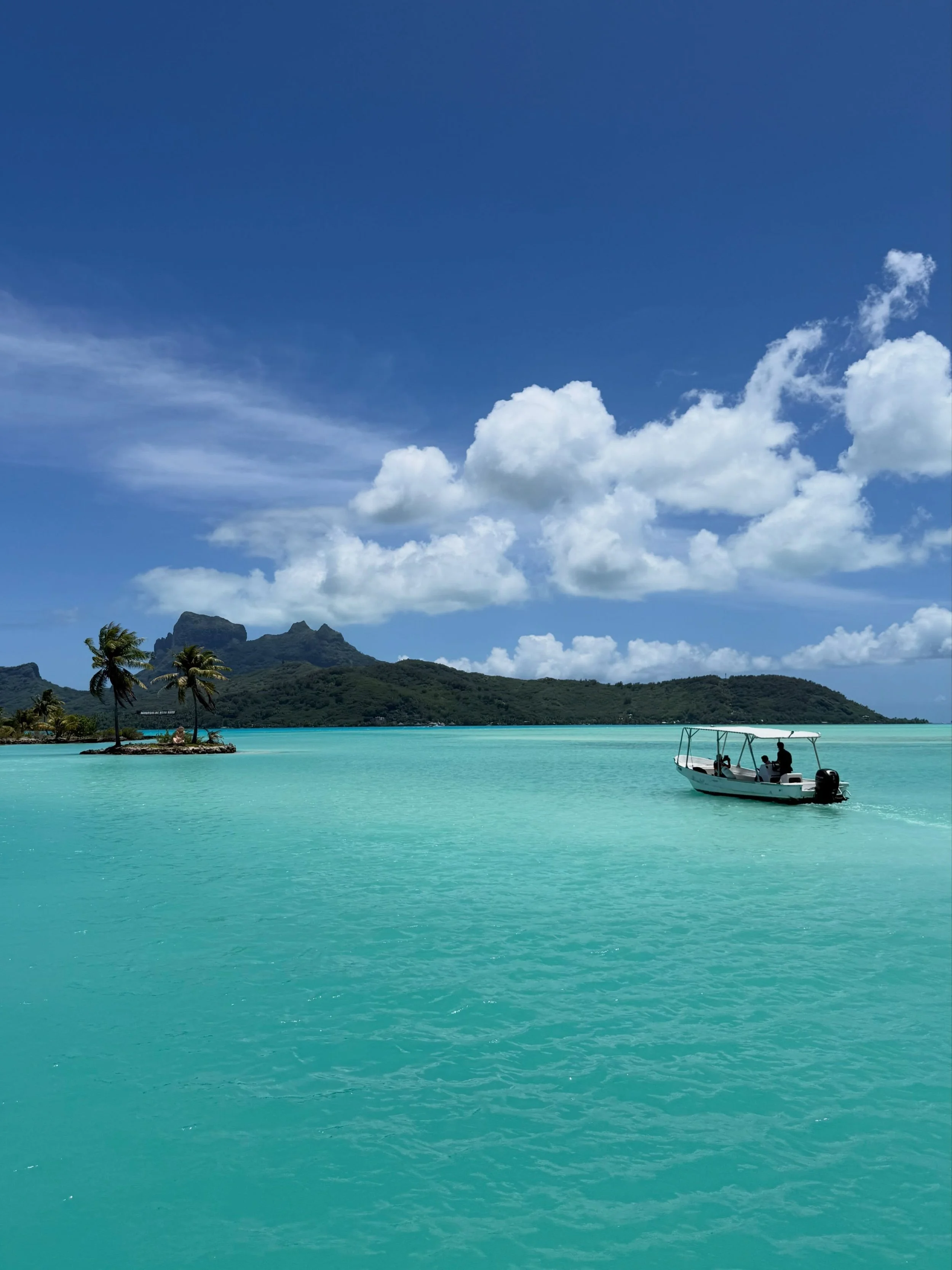 If heaven had a zip code, it would be Bora Bora 💙

St. Regis Bora Bora is a dreamy stay in Tahiti, and I&rsquo;m counting down the days until I&rsquo;m back. Overwater villas, that unreal lagoon, and (I&rsquo;ll never stop saying it) jet skiing arou
