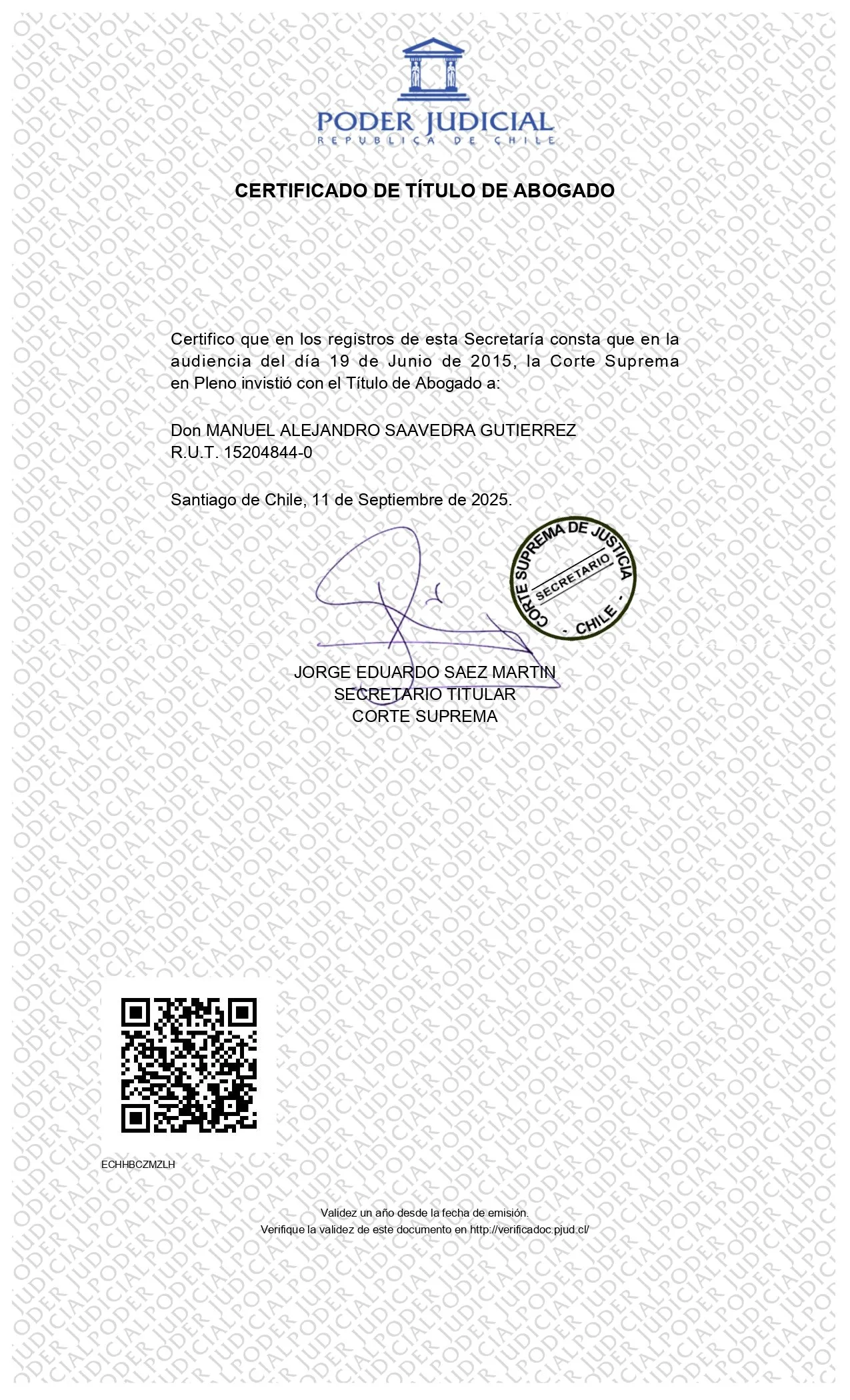Certificado de título de abogado con logo del Poder Judicial de Chile, firma y sello oficial, código QR en la esquina inferior izquierda.