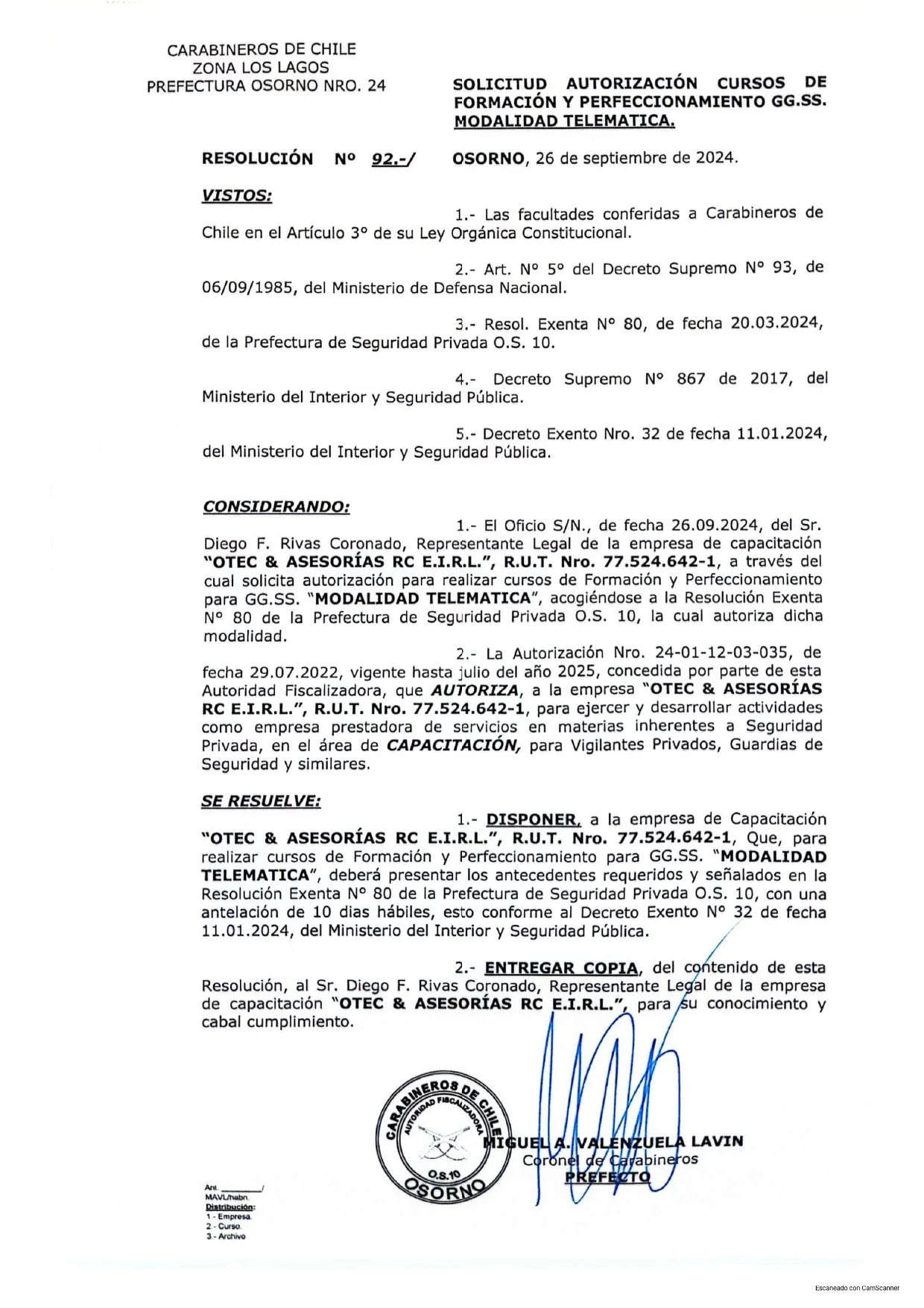 Documento oficial de autorización de cursos de capacitación y perfeccionamiento para carabineros de Chile en Osorno, con firmas y sello en la parte inferior.