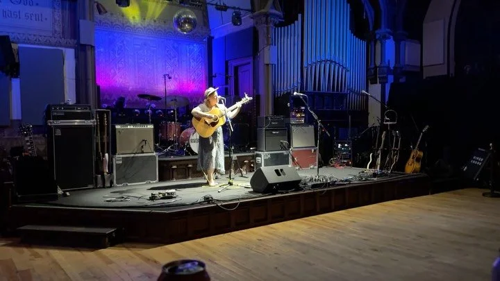 @oliviaellenlloyd and @rivershookforever were awesome at @stonechurchvt42 of course. As usual the crowd was great and the streak of there being at least one person dancing barefoot continues. It is Vermont after all. I think it was my 4th time seeing