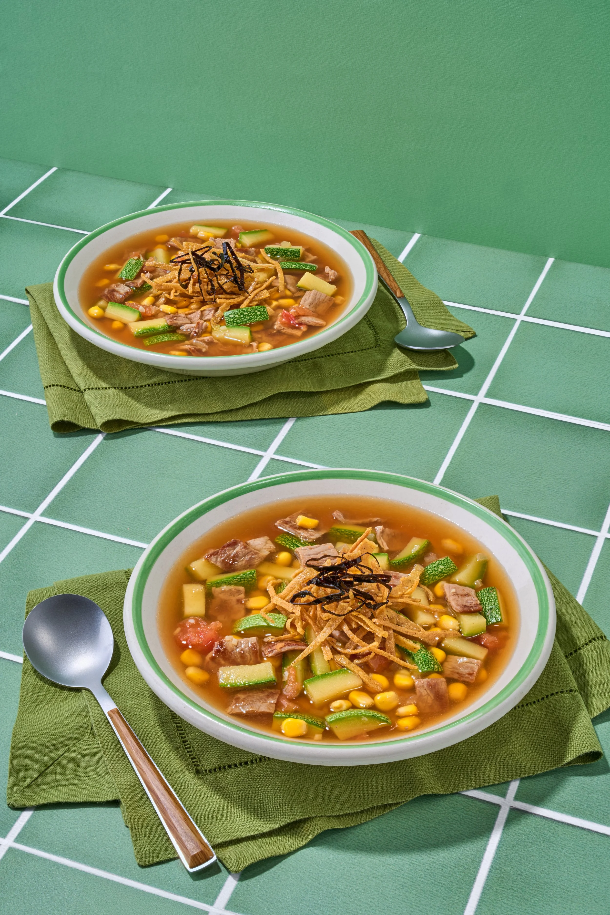 SOPA DE POLLO, MAIZ Y CHILE PASILLA.jpg