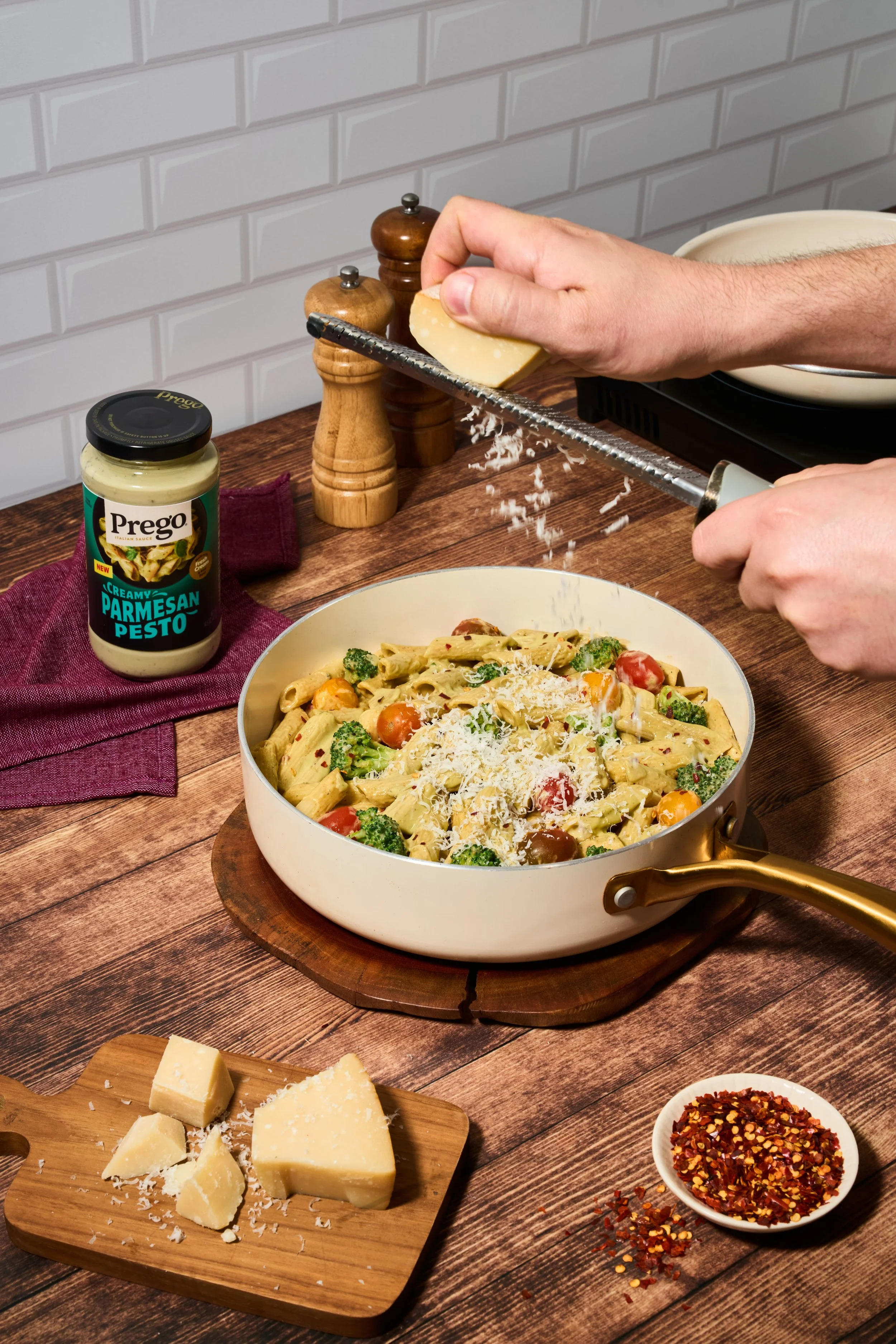 PASTA PESTO FRIENDS&CHILL.jpg