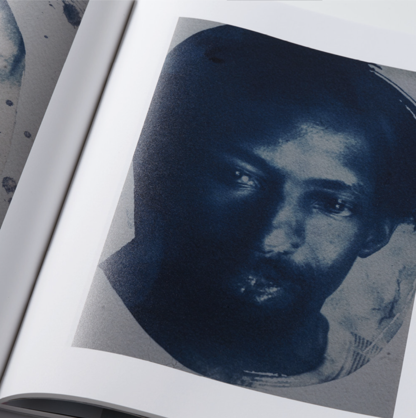 moder-n, report age, edit: akira takamiya
art direction & design: satoshi suzuki
contribution: wolfgang tillmans, eric gyamfi, masayuki shioda, takayuki kobayashi (flotsam books), soichiro nakamura, reiko toyama, masato matsumura, chim↑pom
