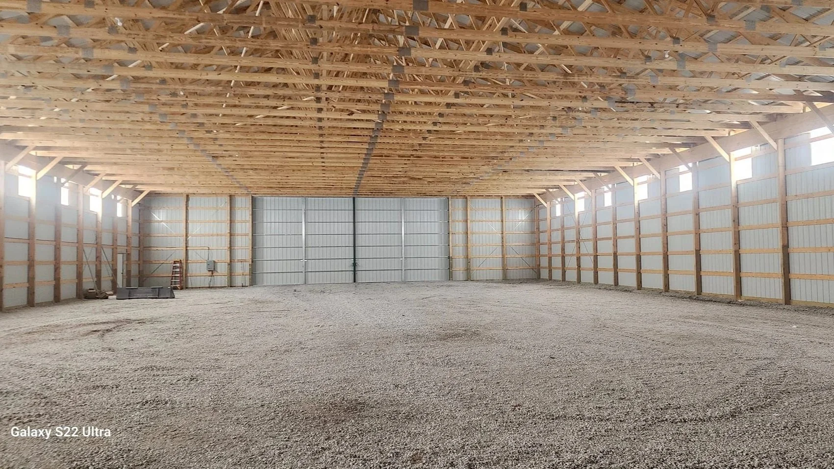 80x144x18+pole+barn+in+modena+mo+inside.jpg