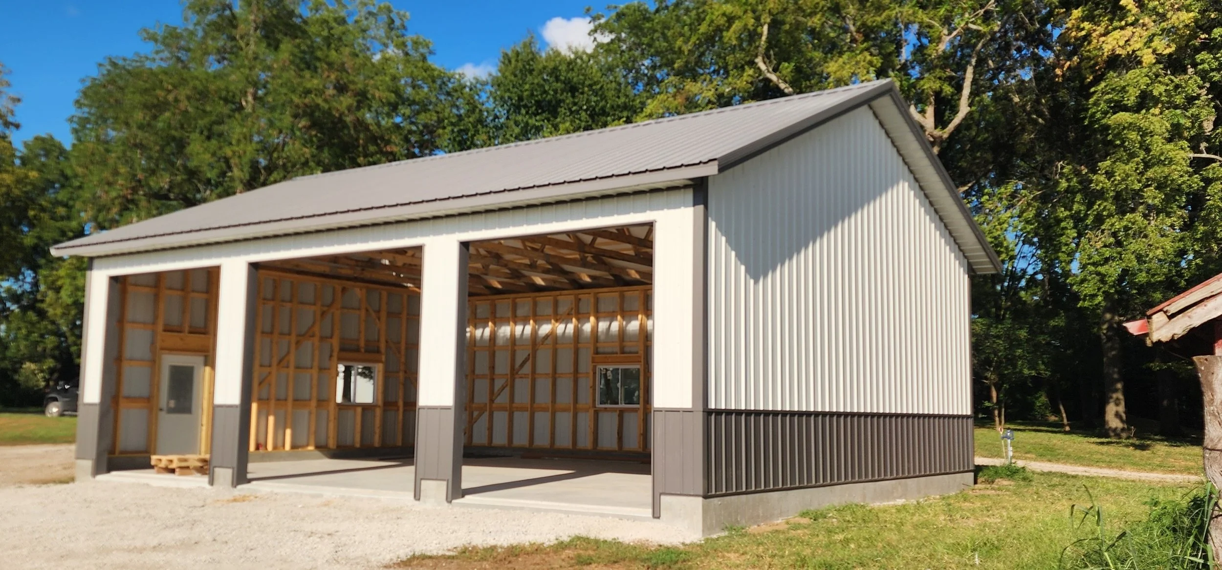 tall 3 car garage in north central mo.jpg