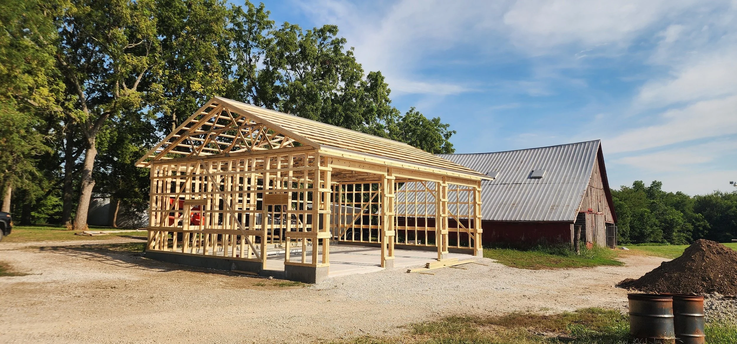 pole barn builders in trenton mo.jpg