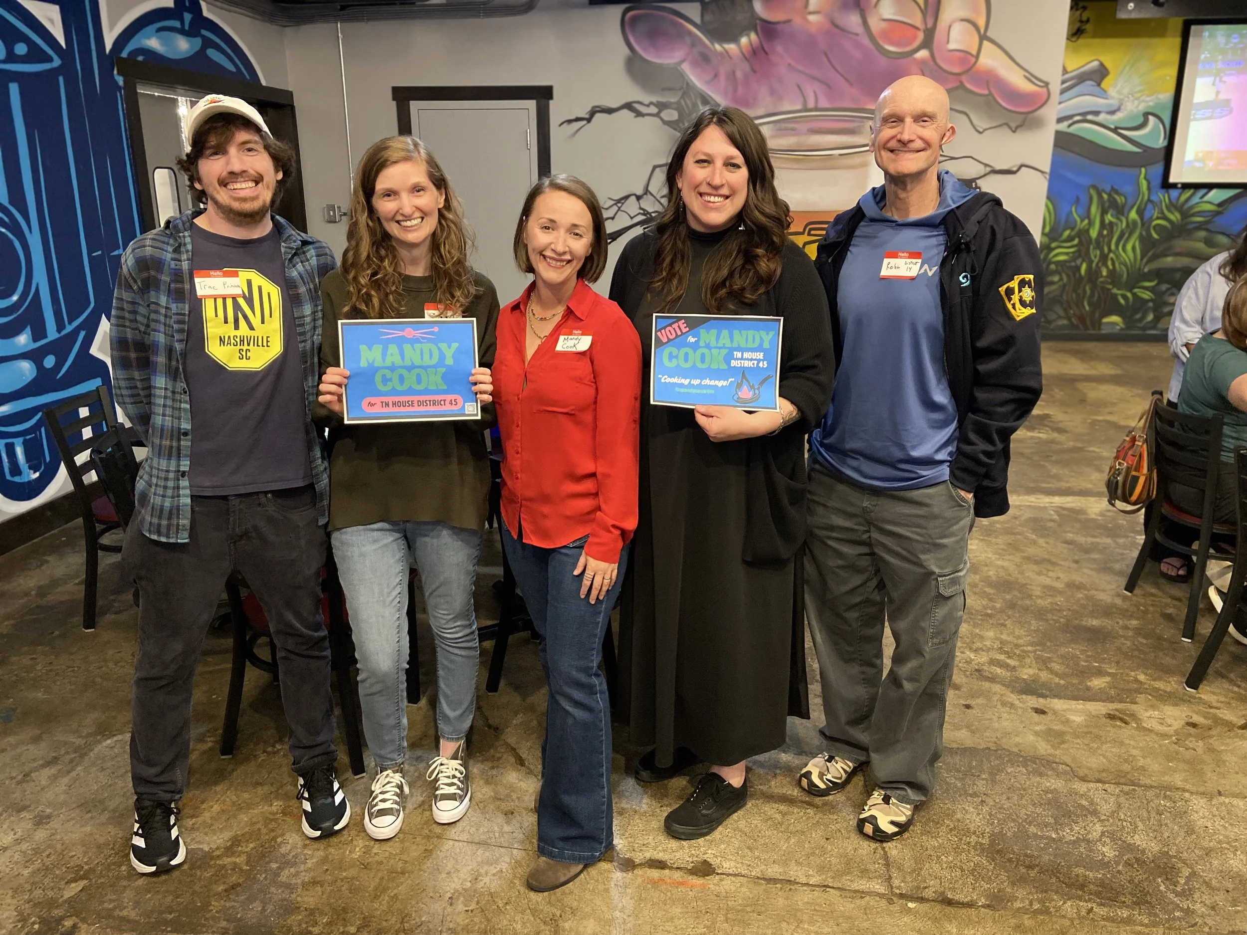 Group photo of Mandy and volunteers