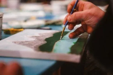 It's Back to School season, but who says learning can't be fun!  The Columbia Valley has so many great experiences- like creating your own personal painting of our Columbia Valley landscape! 

Get creative, get inspired and get connected as you join 