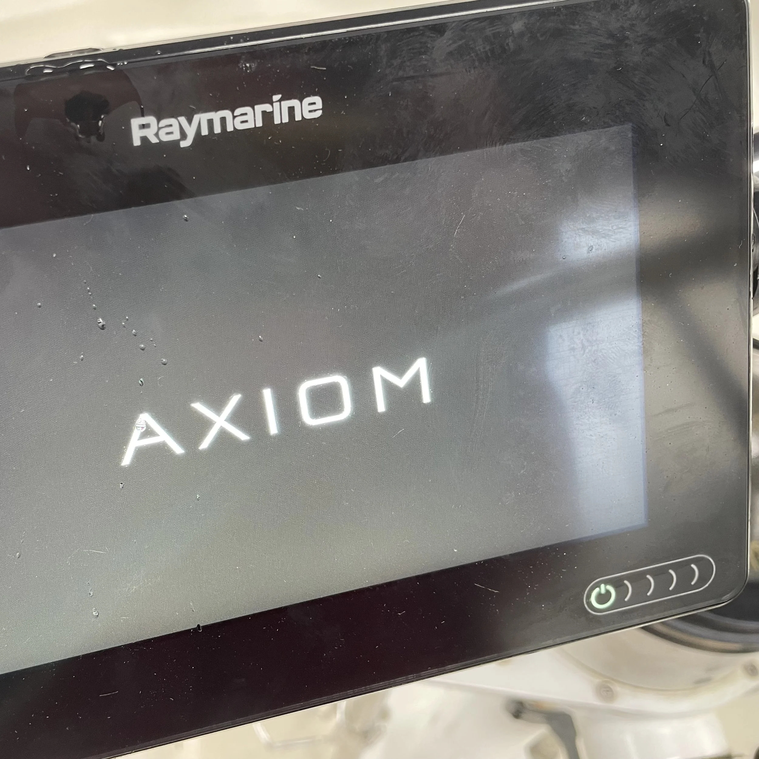 Raymarine Axiom 7 chart plotter (2024)
