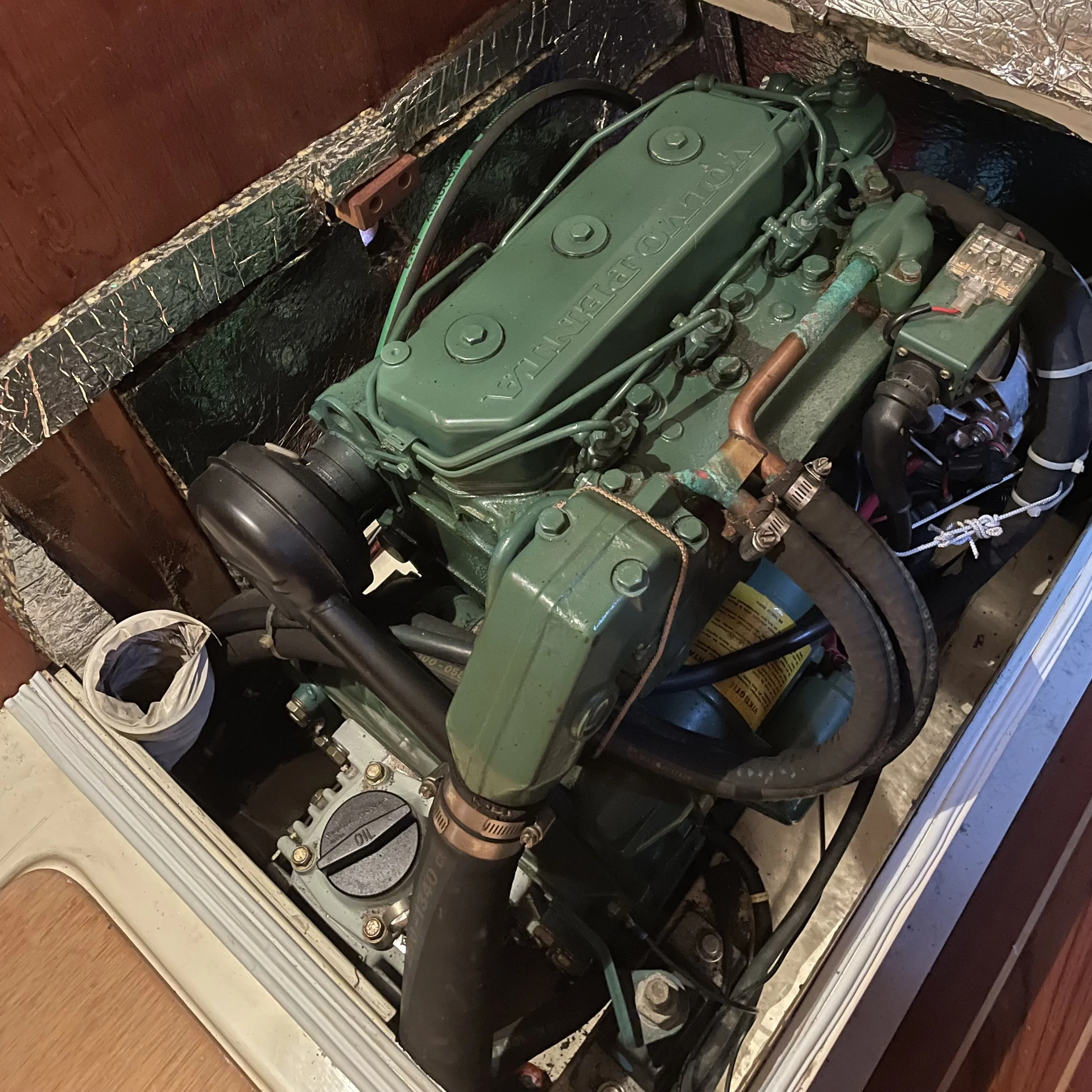 Engine is fully accessible as well from the rear cabin. 