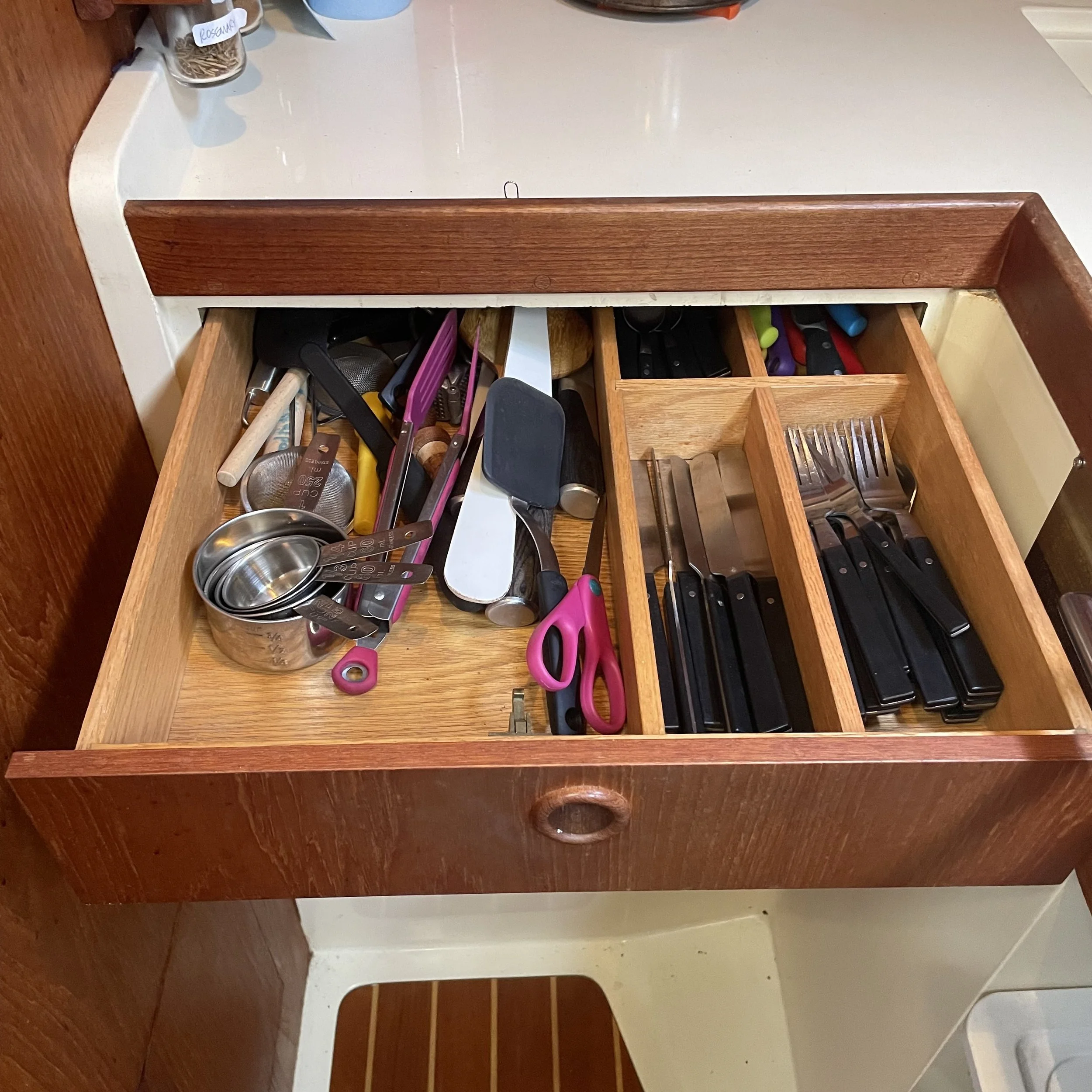 Generous cutlery drawer.