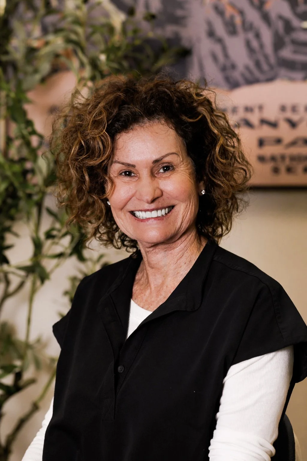 Minu Cash, Phoenix dental hygienist delivering gentle and thorough dental cleanings.