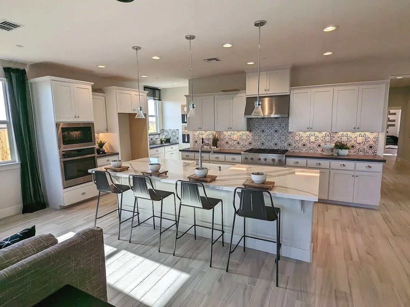 bw+kitchen+2.jpg