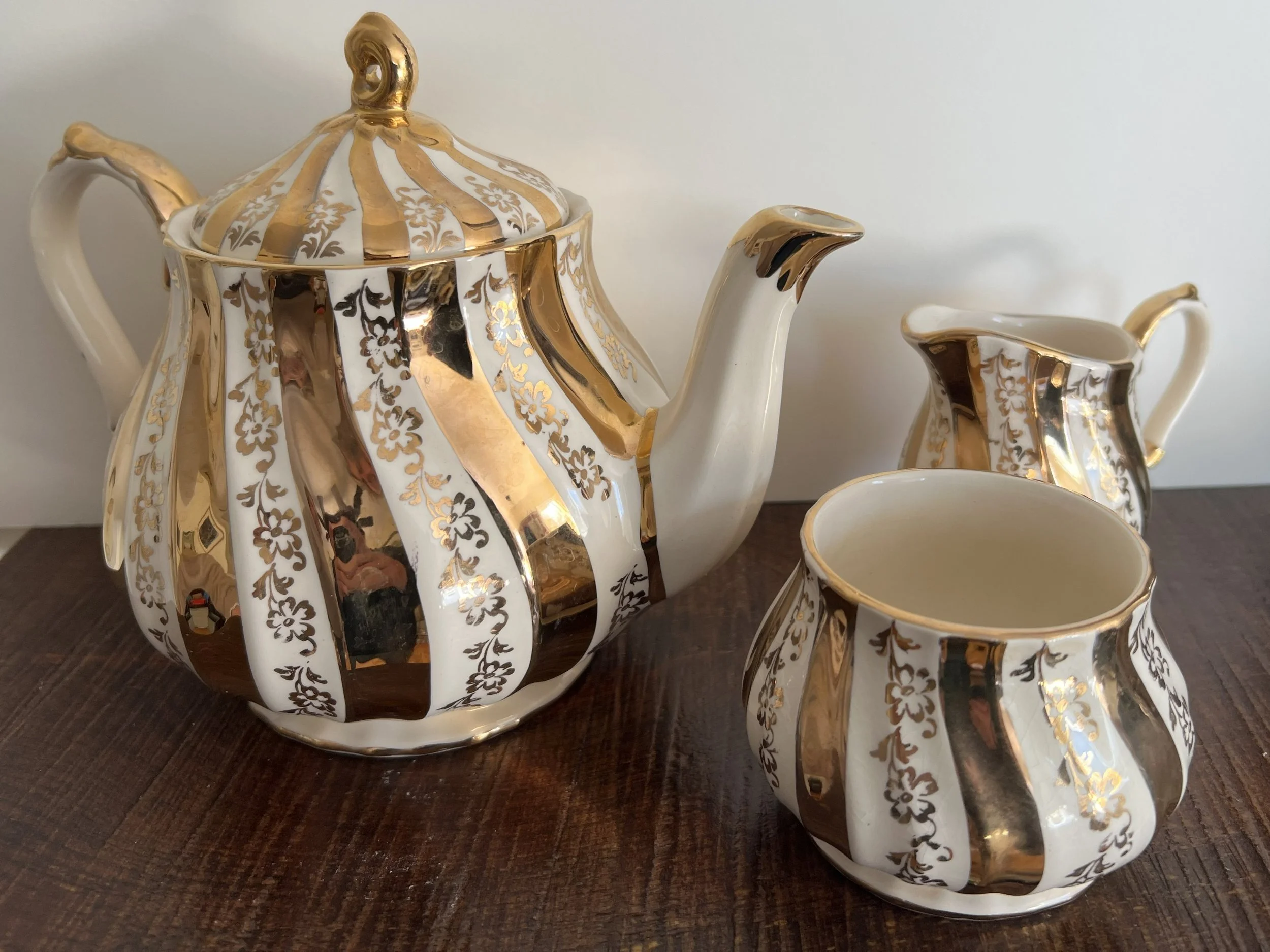 gold tea set.jpg