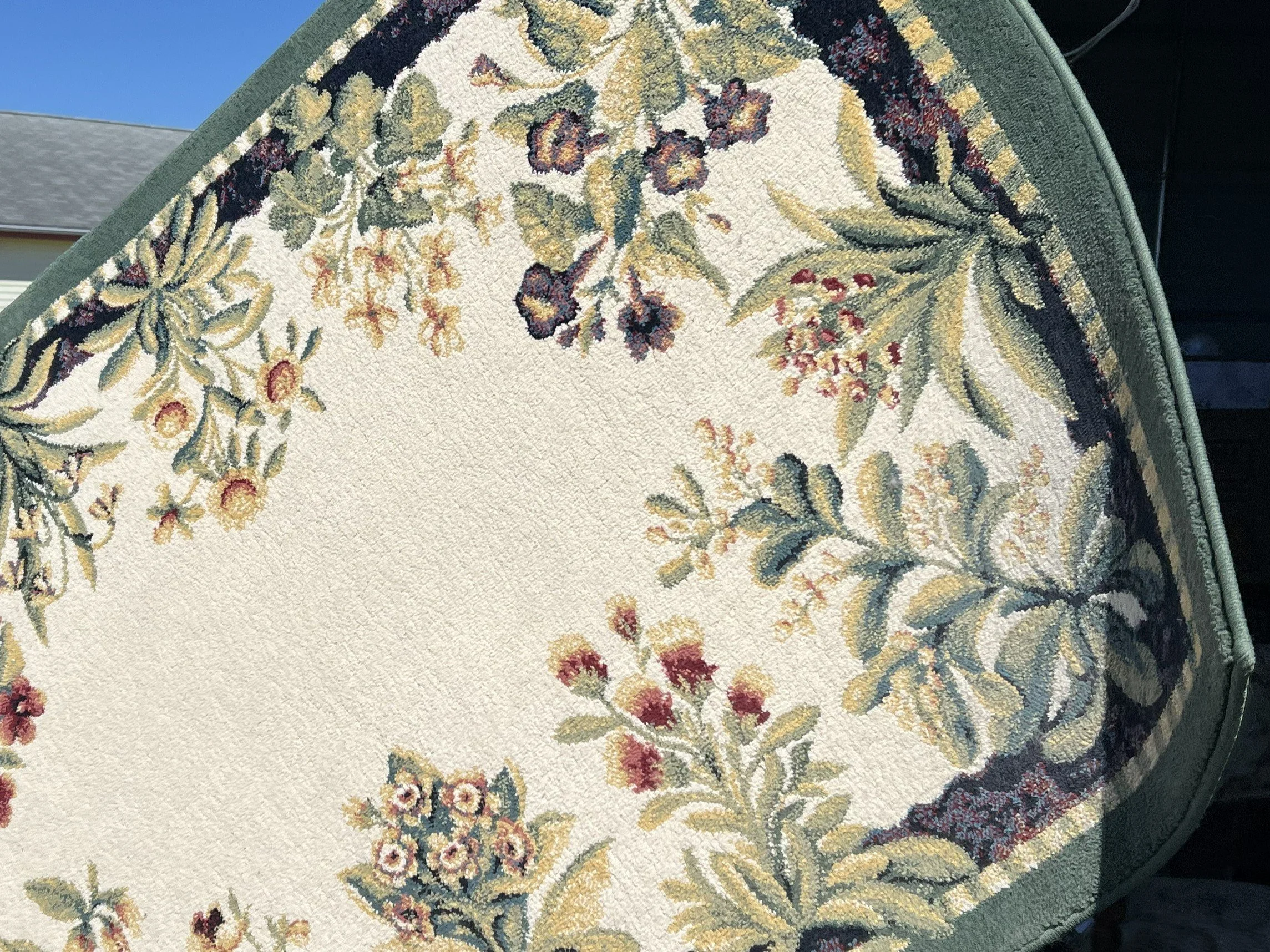 small carpet - Machine made