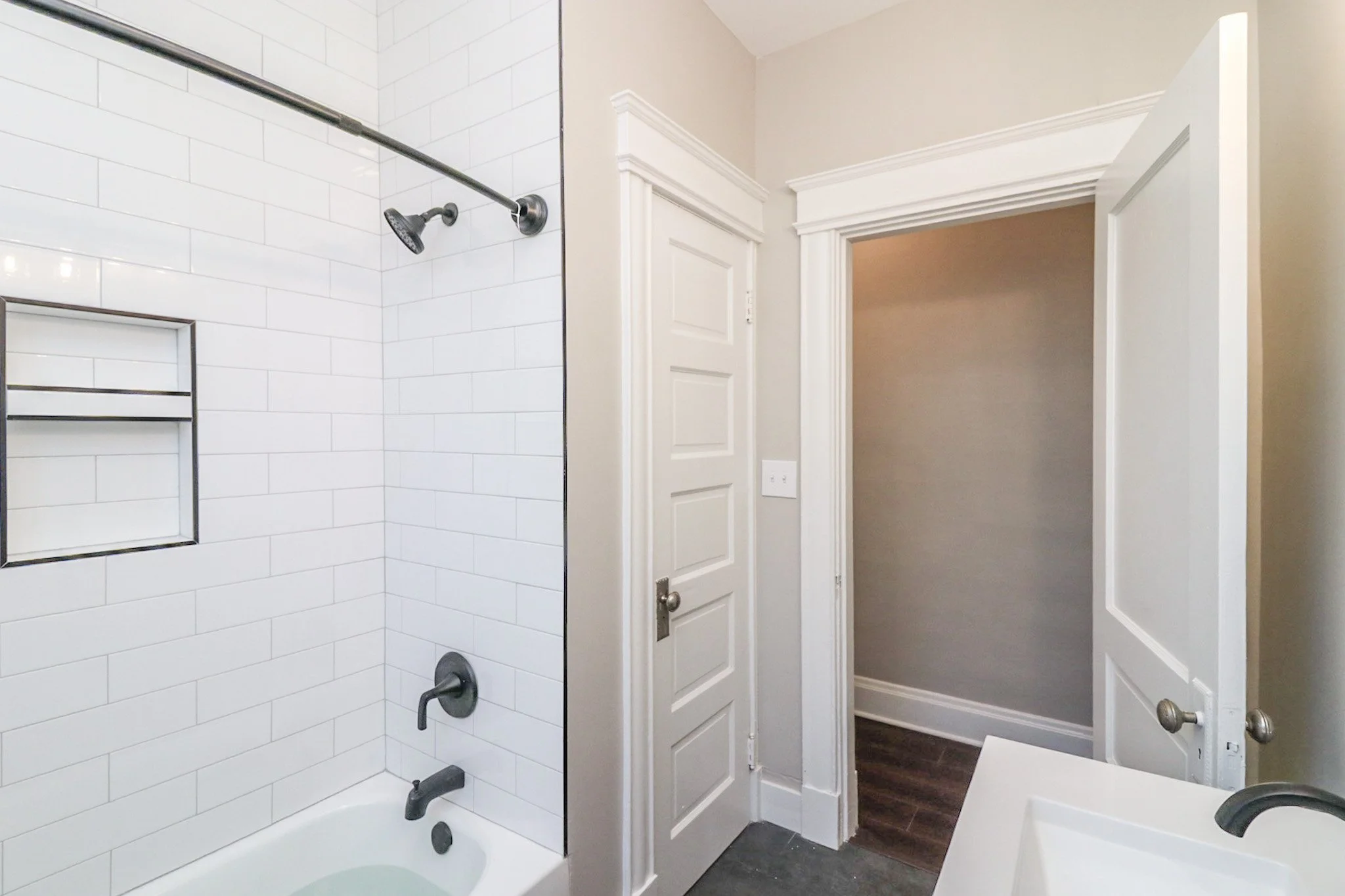 1634 Unit 2 Bathroom 1 Pic 1.jpg