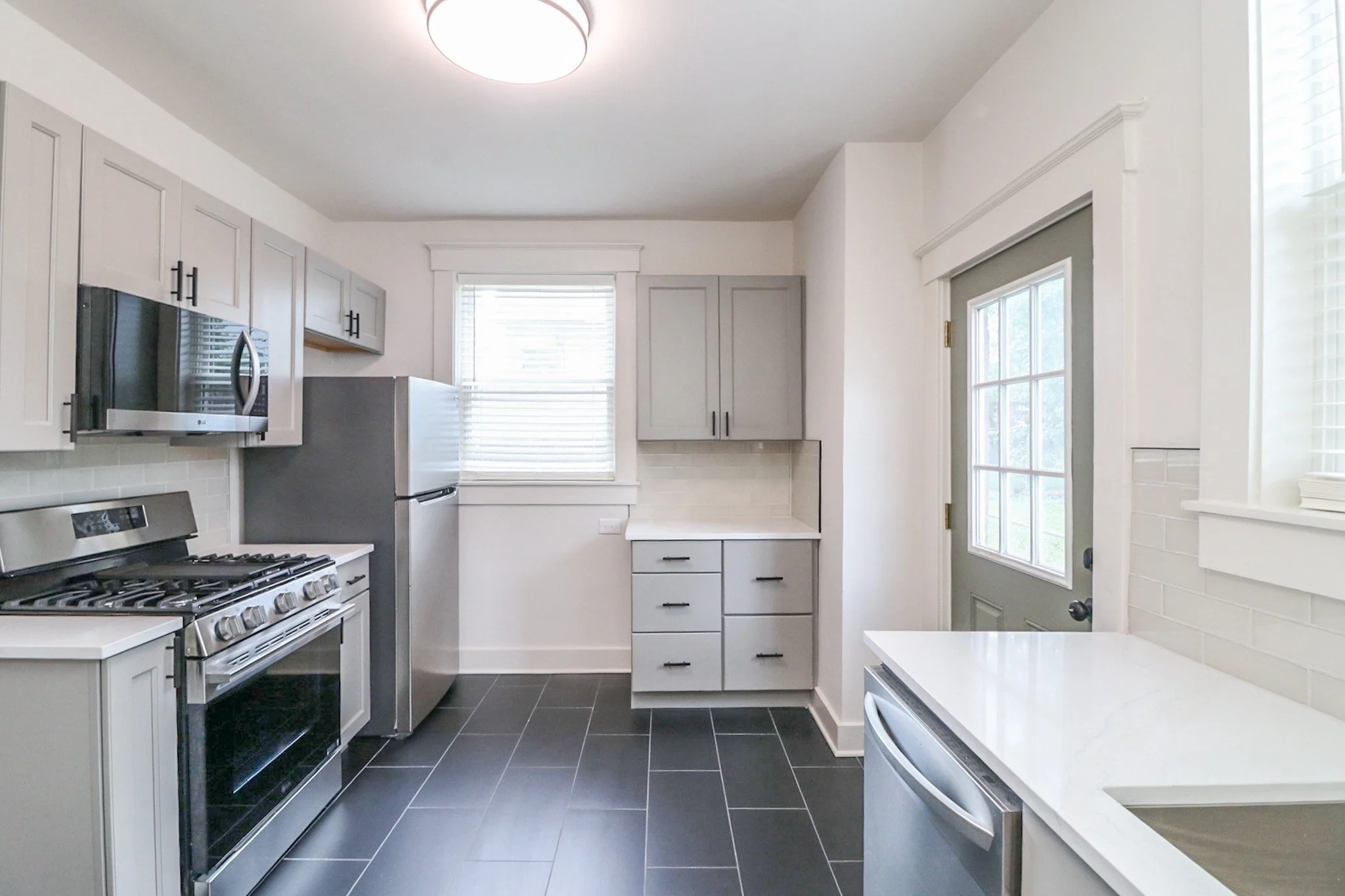 2111 Williams Kitchen Pic 2.jpg