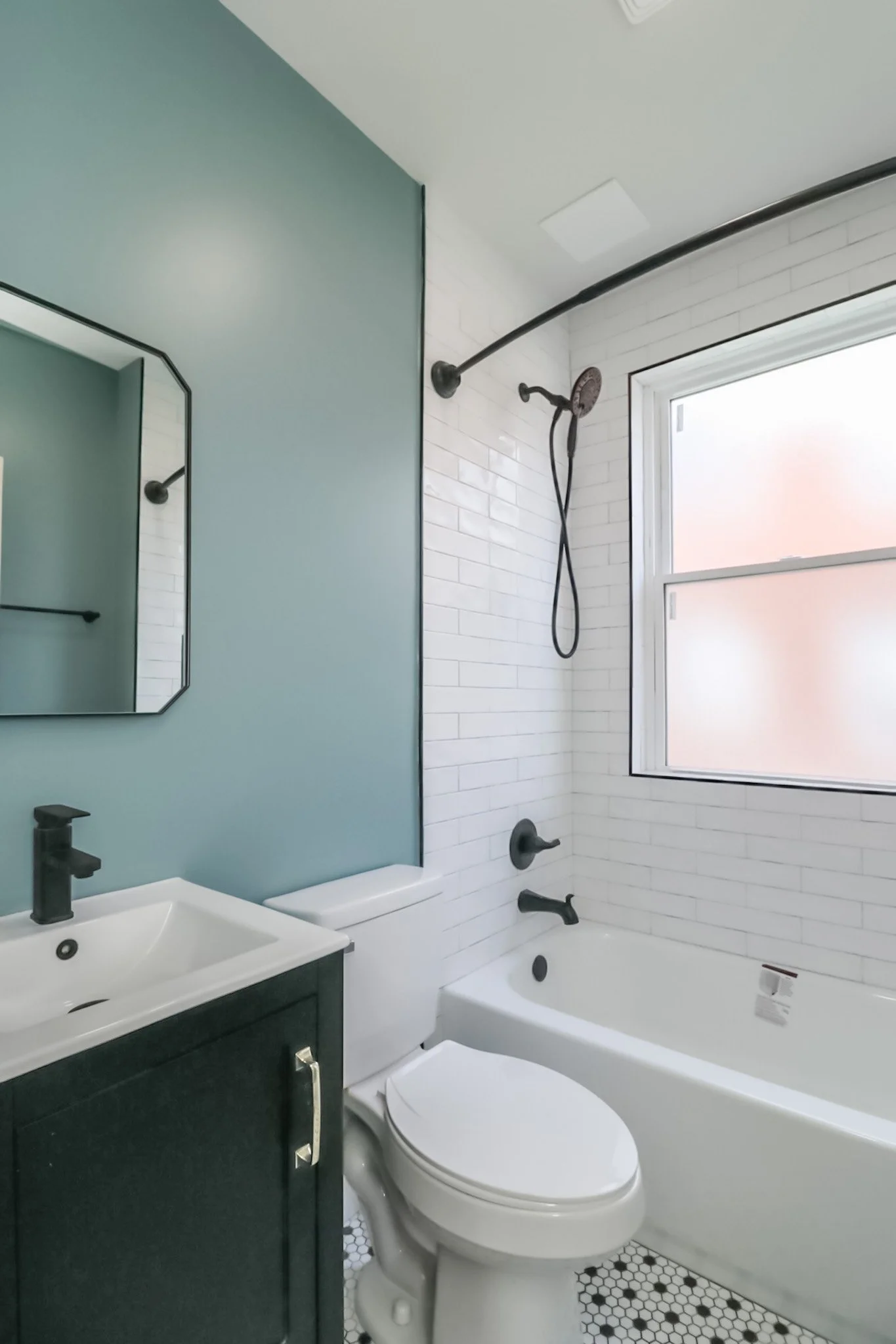 2111 Williams Bathroom Pic 2.jpg