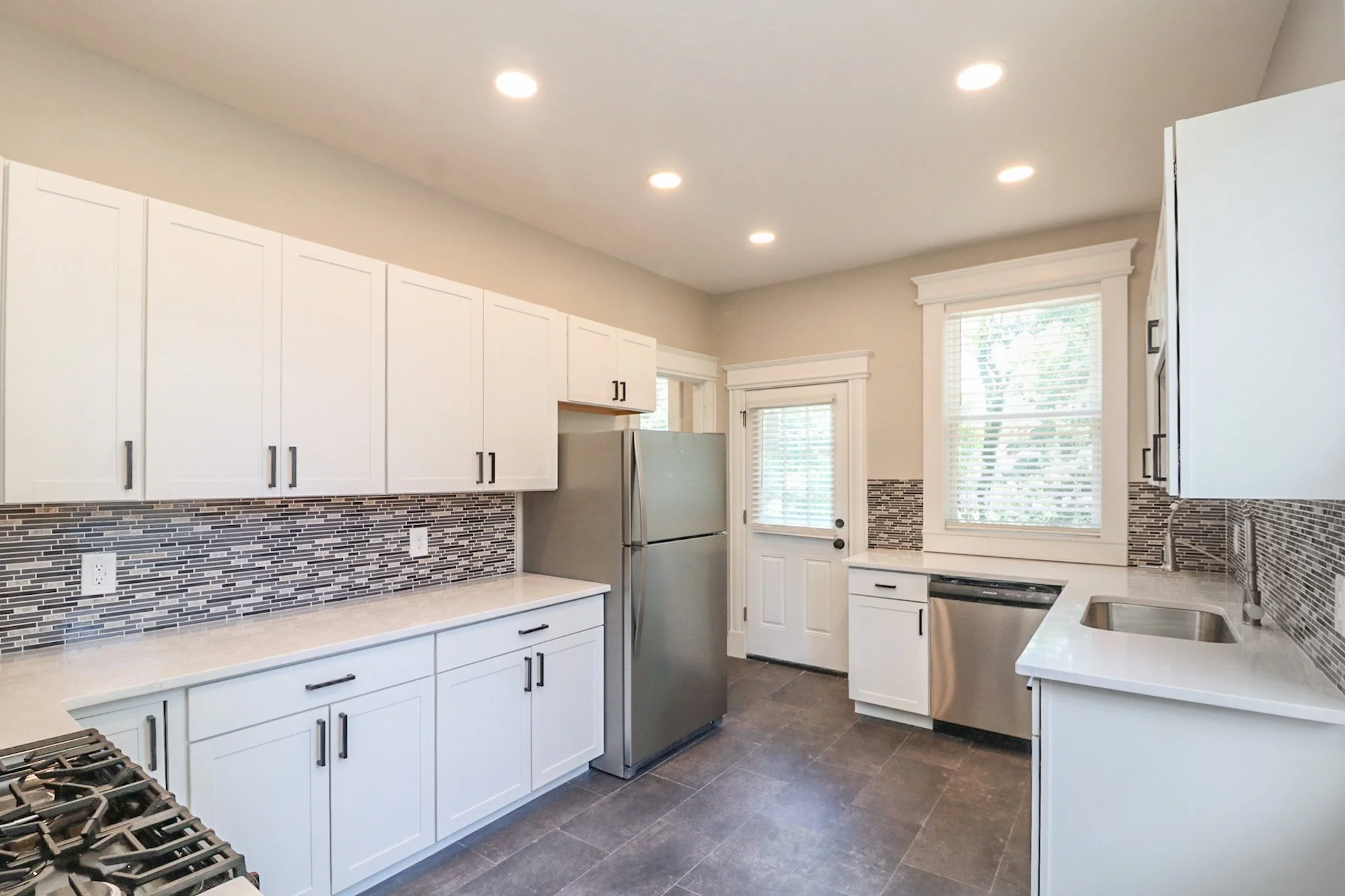 1634 Unit 2 Kitchen Pic 2.jpg