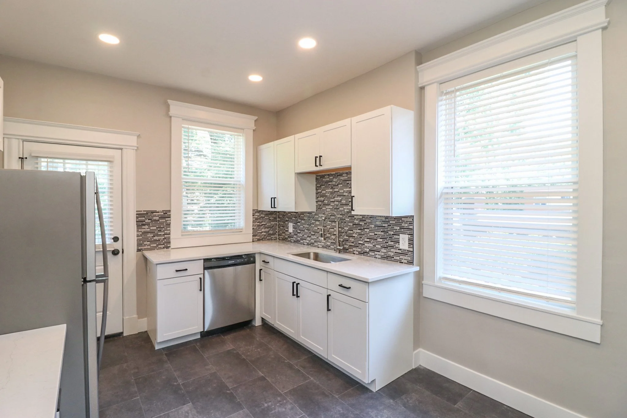 1634 Unit 2 Kitchen Pic 4.jpg