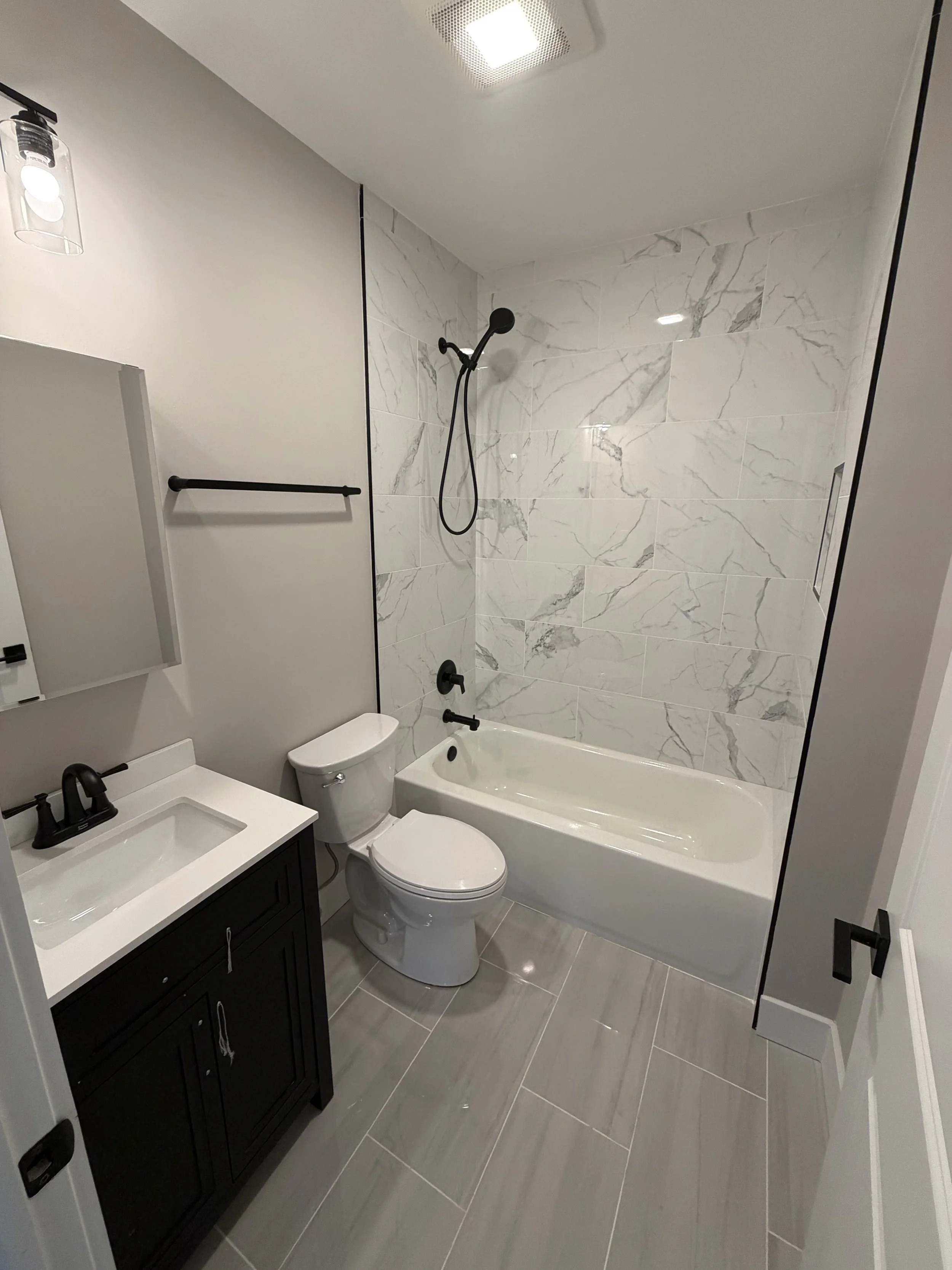 2544 Unit 4 Bathroom After 1.jpg