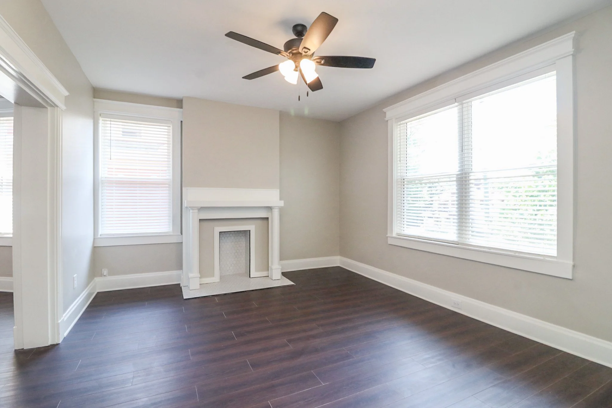 1634 Unit 2 Living Room.jpg