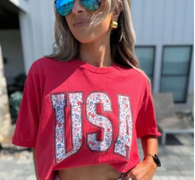 USA Daisy Graphic Tee On Paprika
