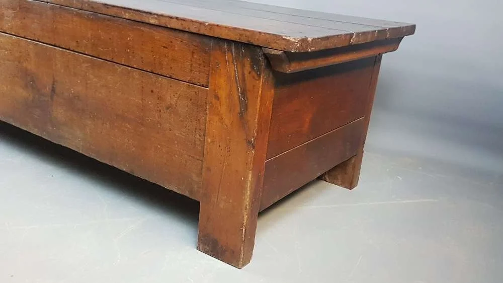 18th-century-walnut-sword-chest_10076_pic3_size2.jpg