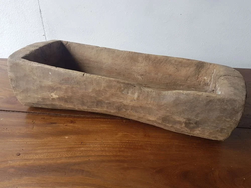 hand-hewn-19thc-carpathian-dough-bowl_10192_pic2_size2.jpg