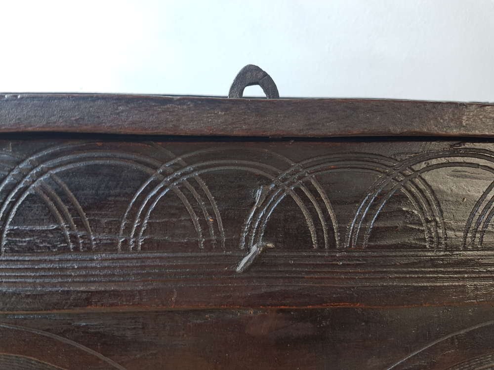 18thc-transylvanian-dowry-chest_10184_pic10_size2.jpg