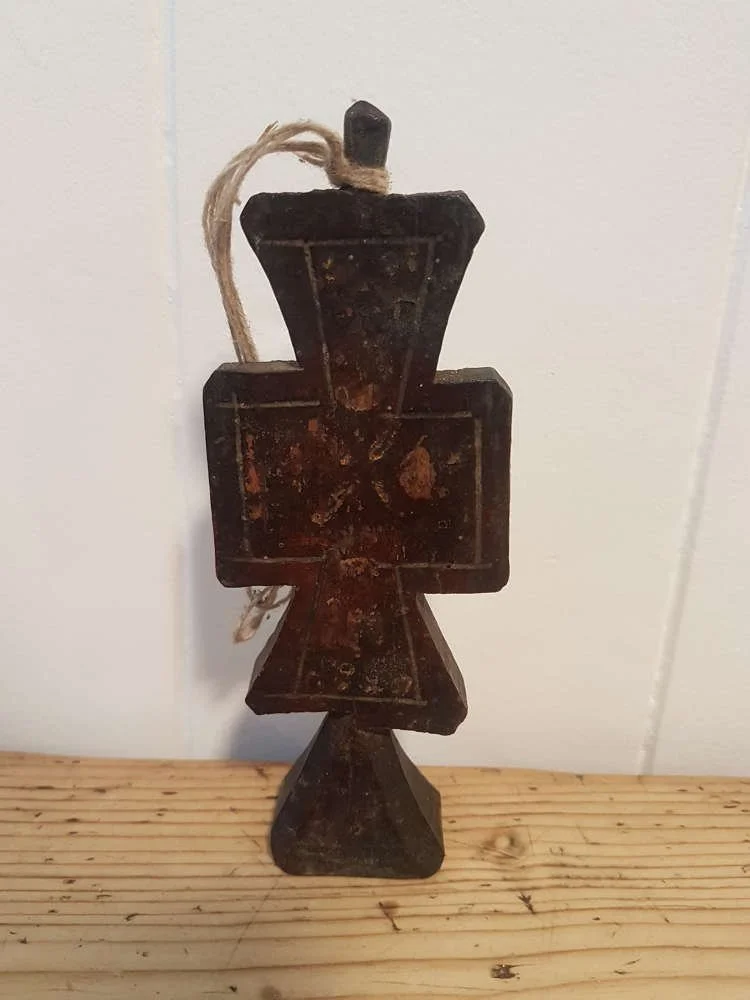 antique-carved-romanian-orthodox-church-wafer-stamps_10203_pic9_size2.jpg