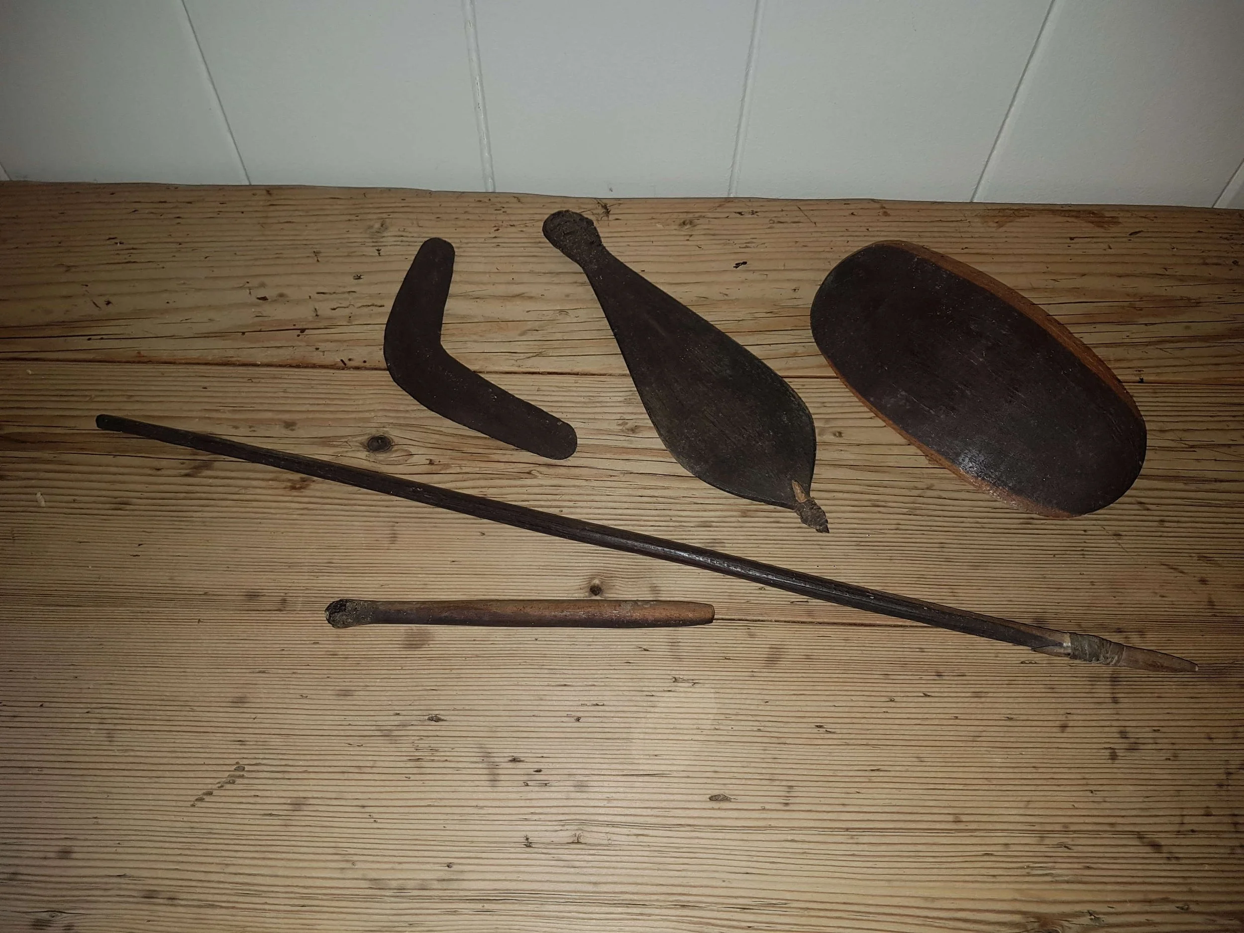 miniature-set-of-mid-20thc-aboriginal-weapons_10262_main_size3.jpg