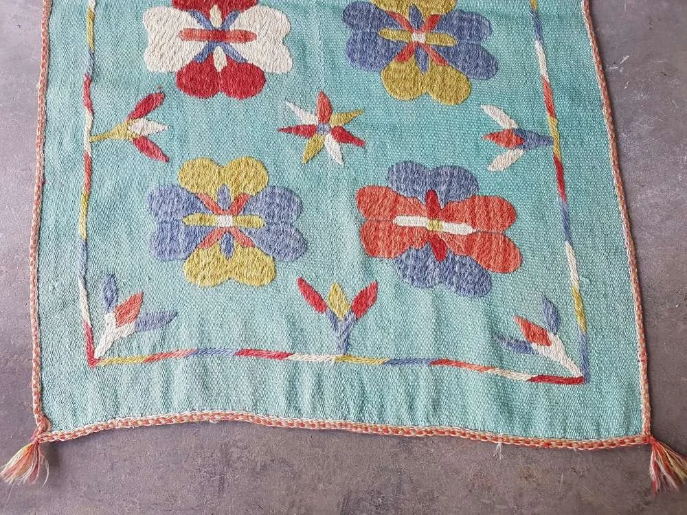 vintage-uzbek-suzani-runner-throw_10167_pic2_size2.jpg
