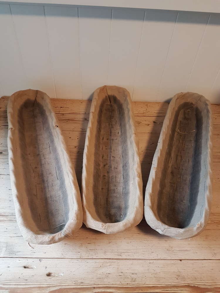 vintage-french-baguette-baskets-with-original-liners_10219_pic4_size2.jpg