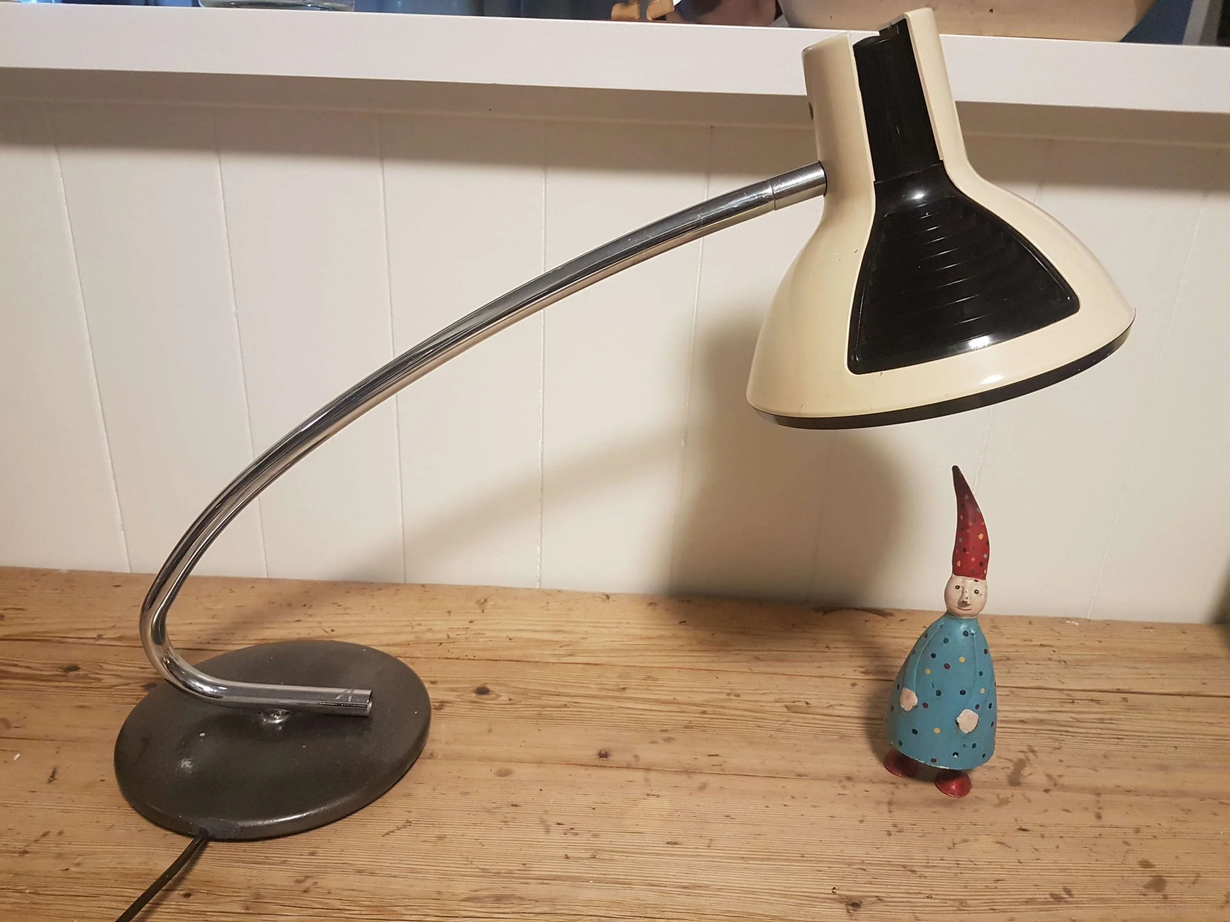 fase-model-620-1970-s-desk-lamp-_10212_main_size3.jpg