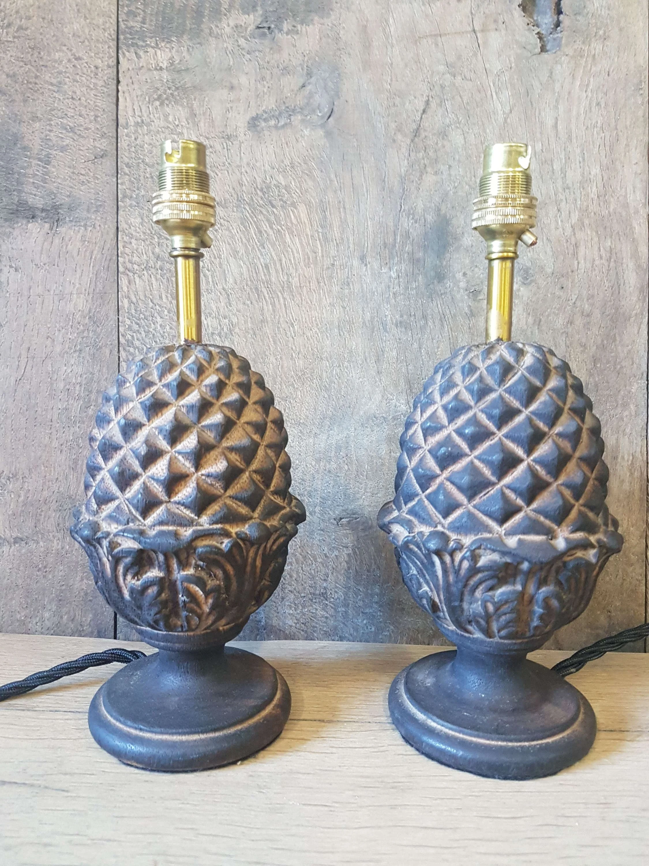 pair-of-carved-pineapple-mould-lamps_10249_main_size3.jpg