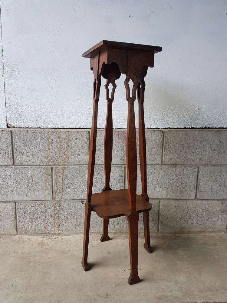 arts-and-crafts-torchere-stand-in-the-manner-of-liberty-s_10173_pic3_size2.jpg
