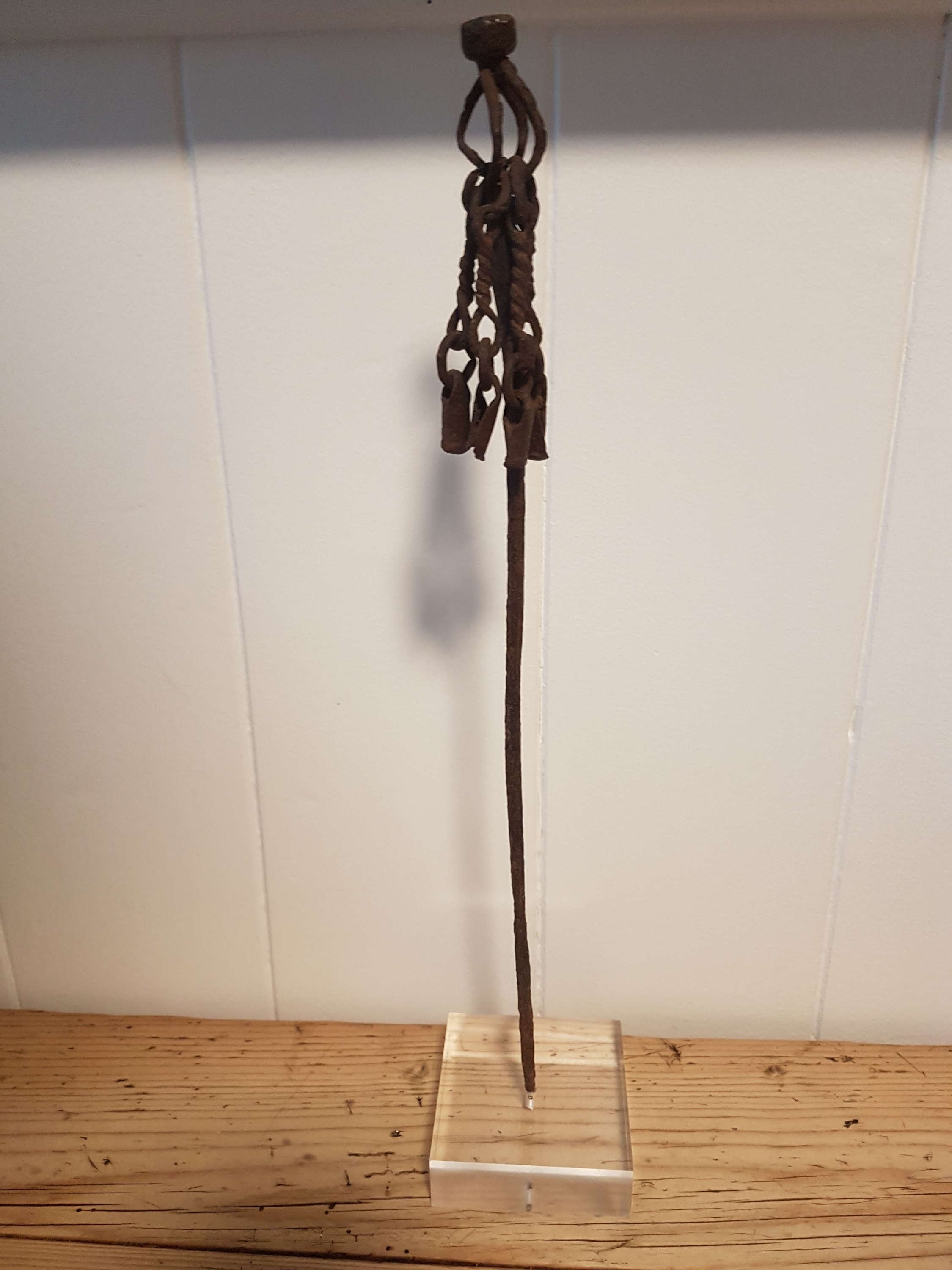 yoruba-benin-gong-staff_10240_main_size3.jpg