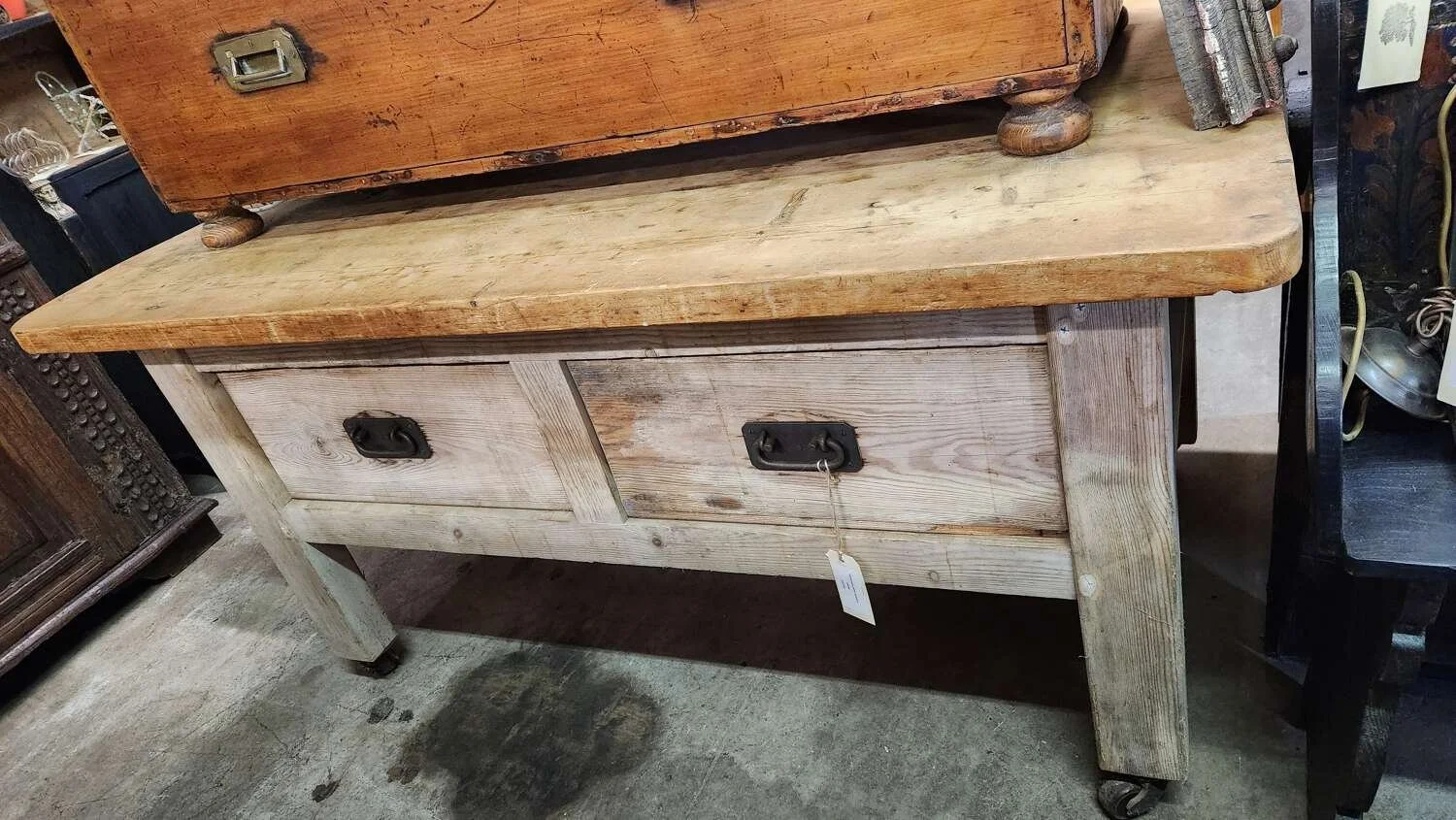 victorian-pine-bakers-table_10293_main_size3.jpg