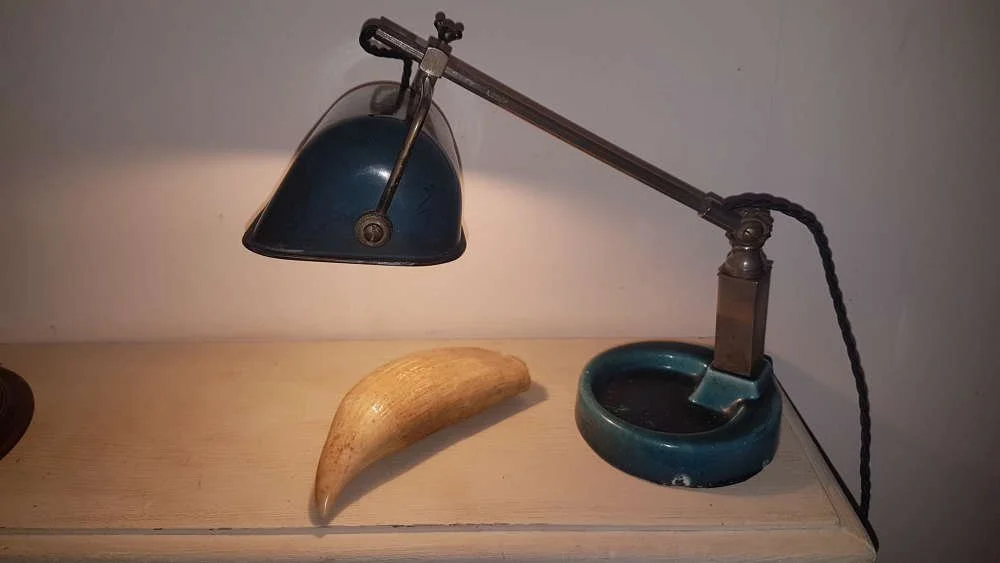 small-blue-enameled-and-chrome-bankers-lamp_10126_pic7_size2.jpg