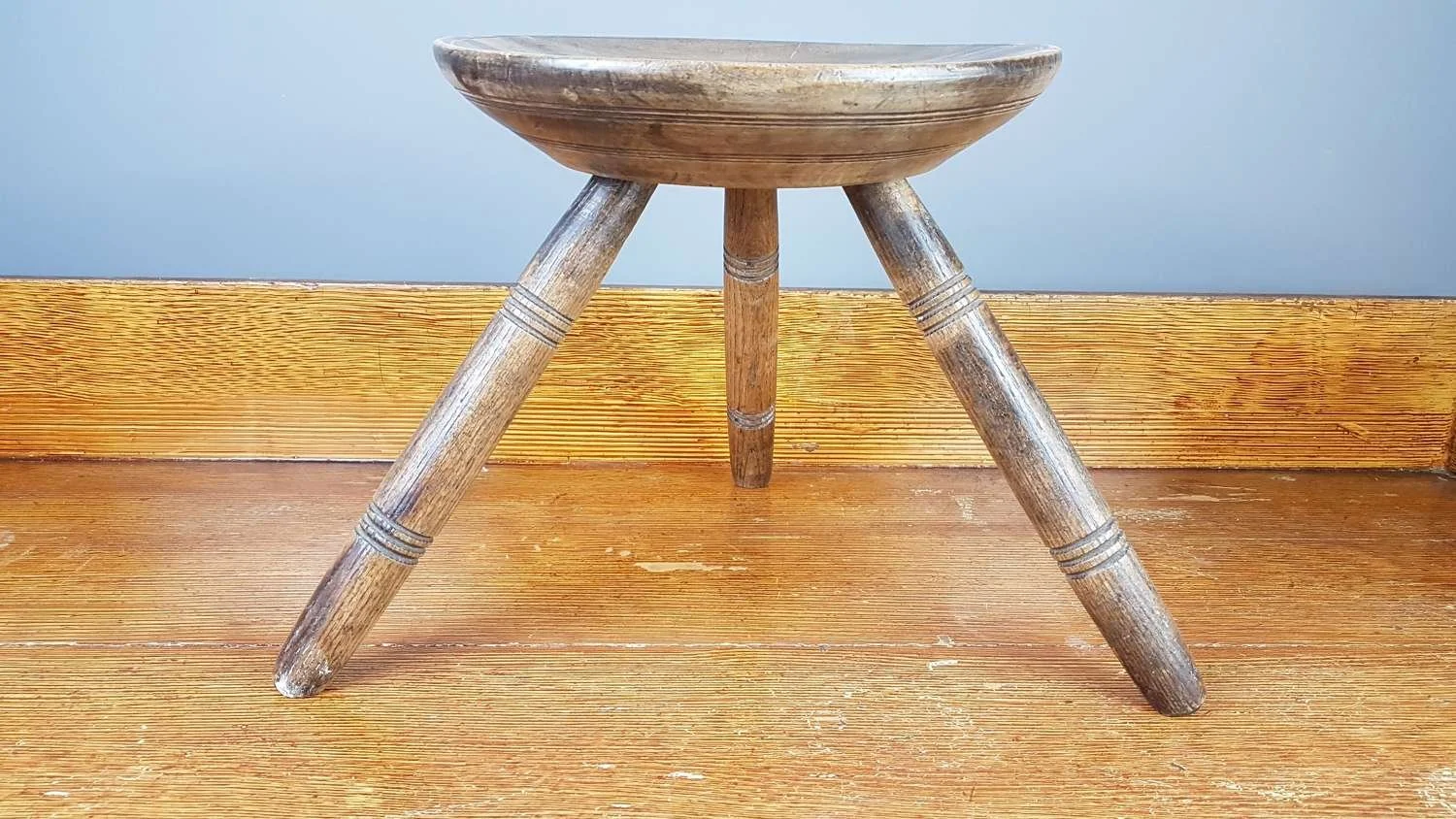 19thc-welsh-sycamore-dairy-stool_10111_main_size3.jpg