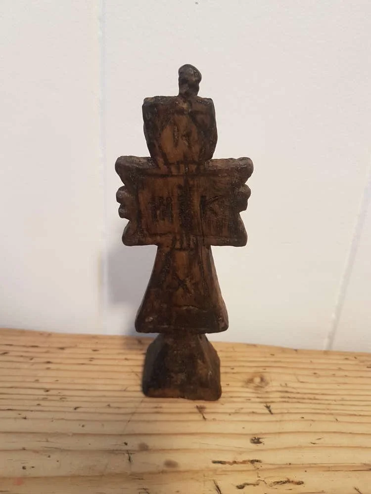 antique-carved-romanian-orthodox-church-wafer-stamps_10203_pic7_size2.jpg