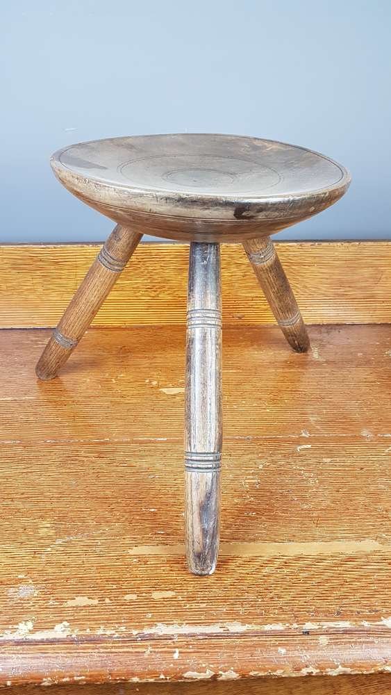 19thc-welsh-sycamore-dairy-stool_10111_pic2_size2.jpg